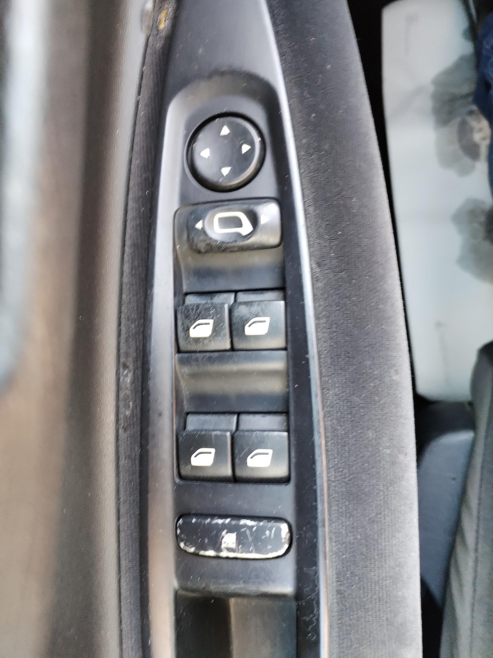 CITROEN         C4