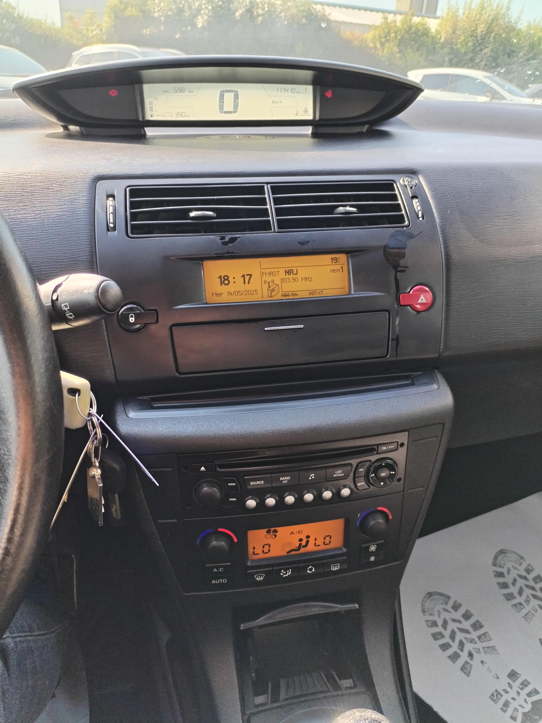 CITROEN         C4
