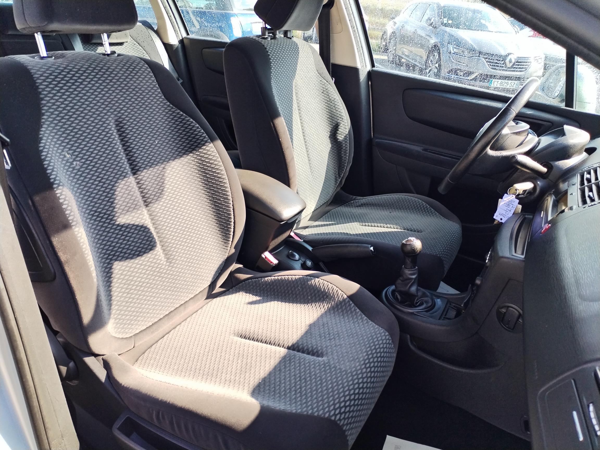 CITROEN         C4