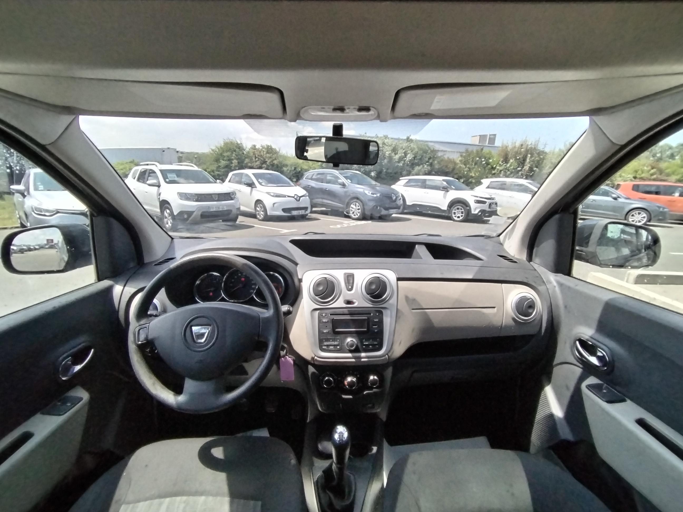 DACIA           DOKKER