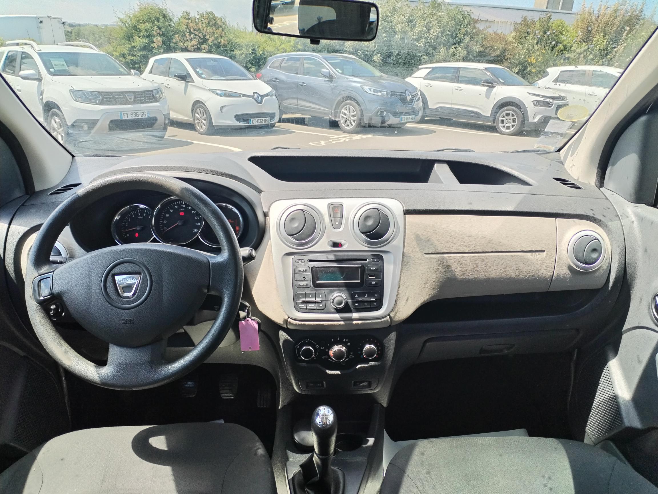 DACIA           DOKKER