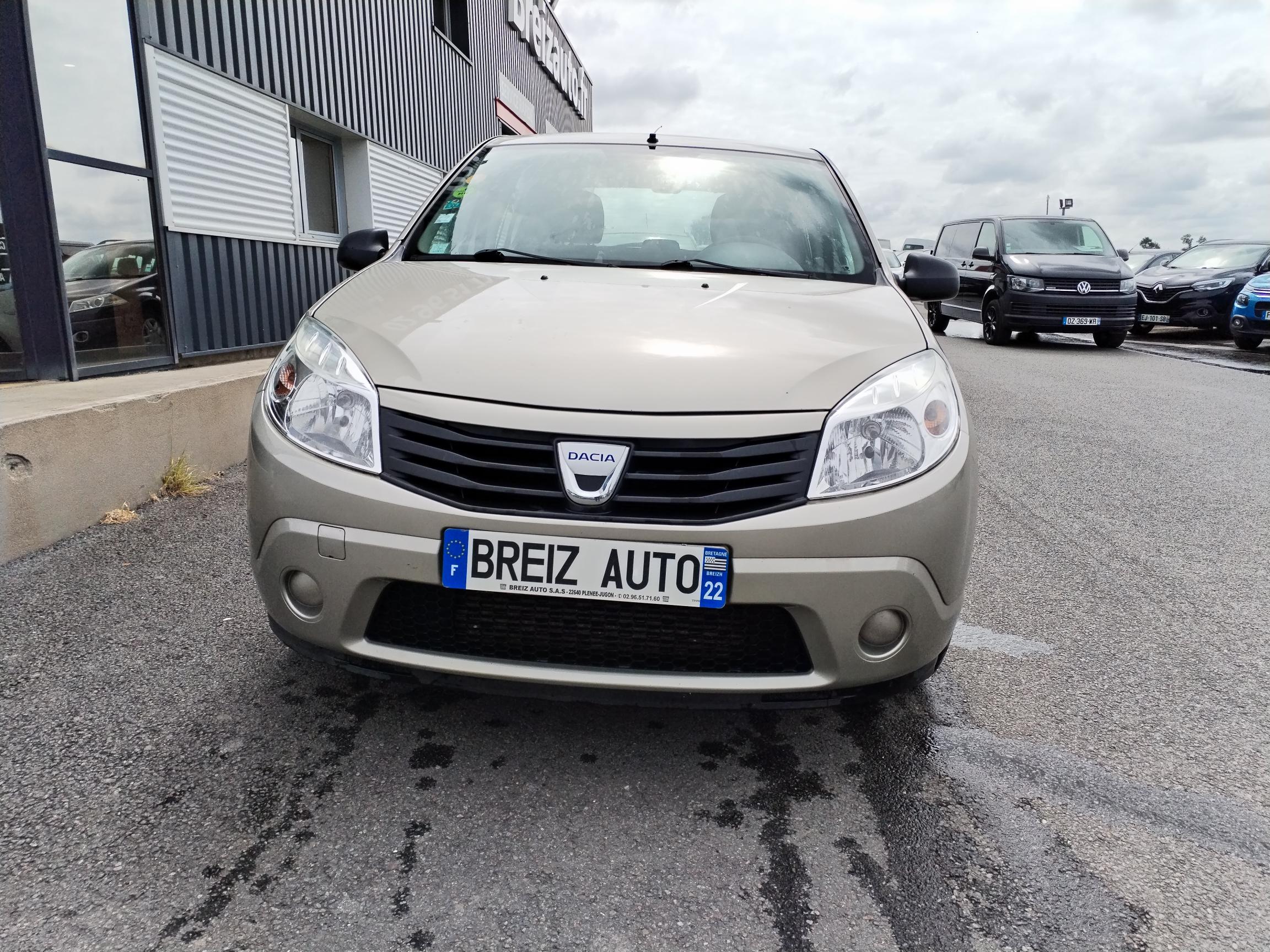 DACIA           SANDERO