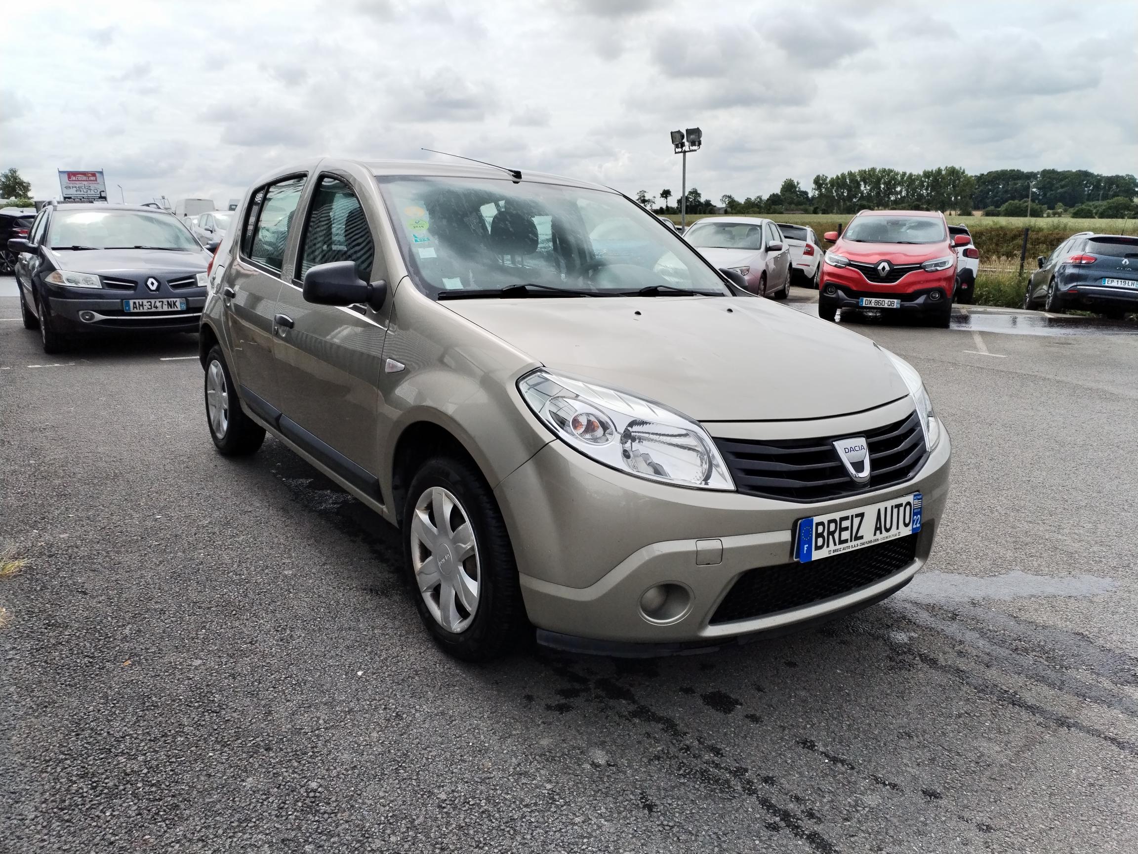 DACIA           SANDERO