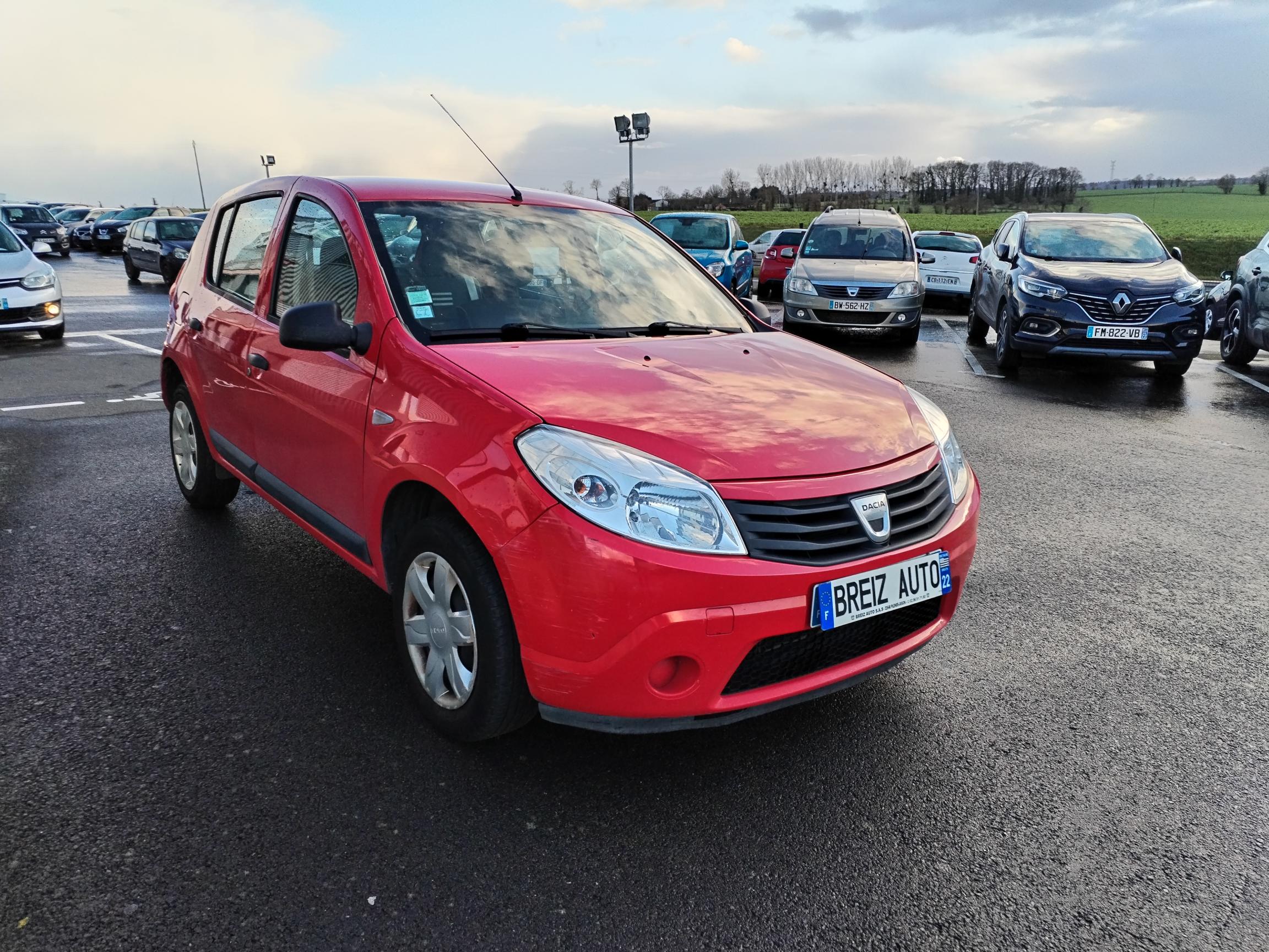 DACIA           SANDERO