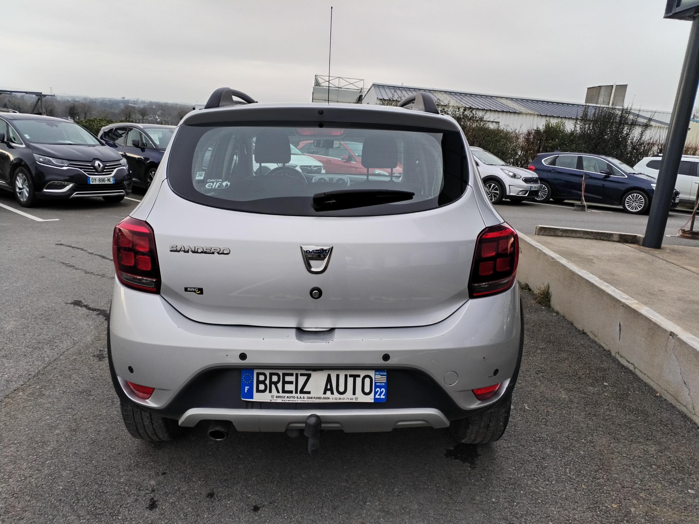 DACIA           SANDERO