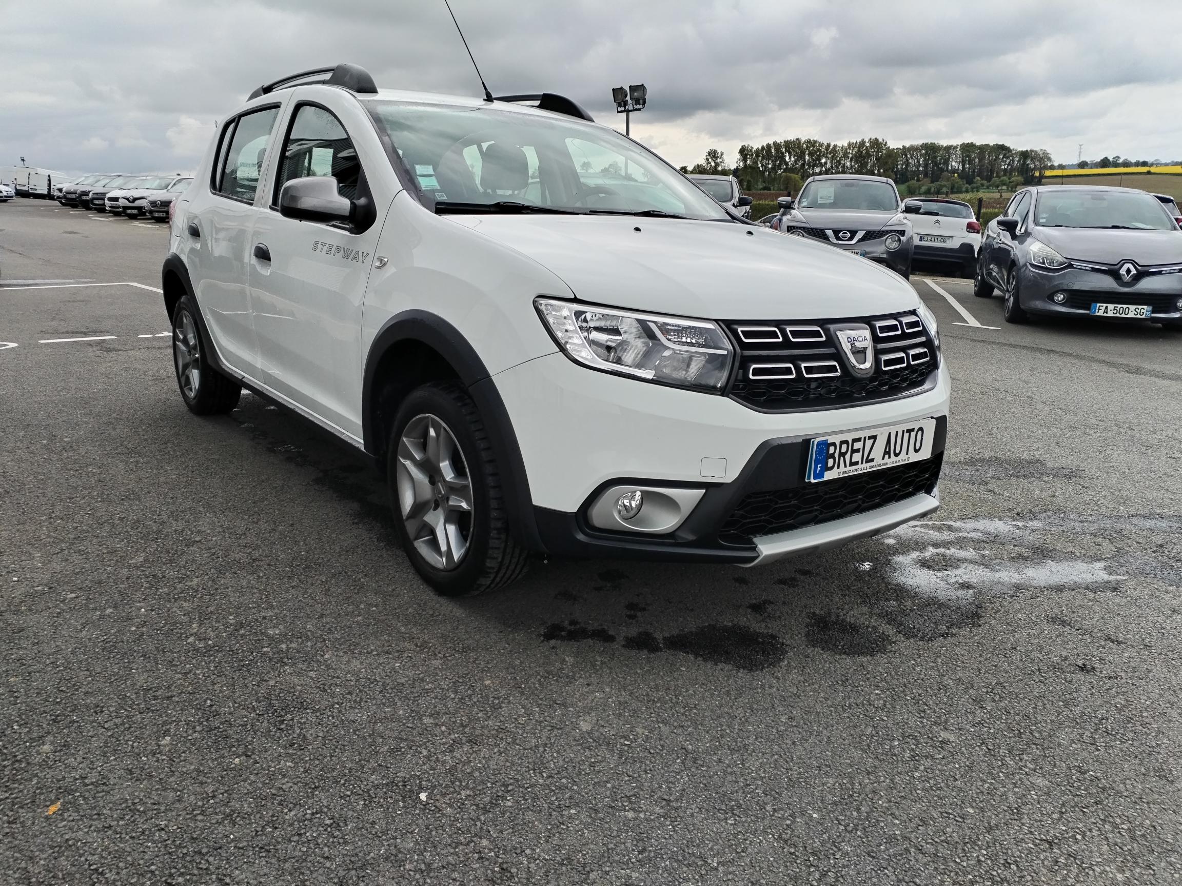 DACIA           SANDERO