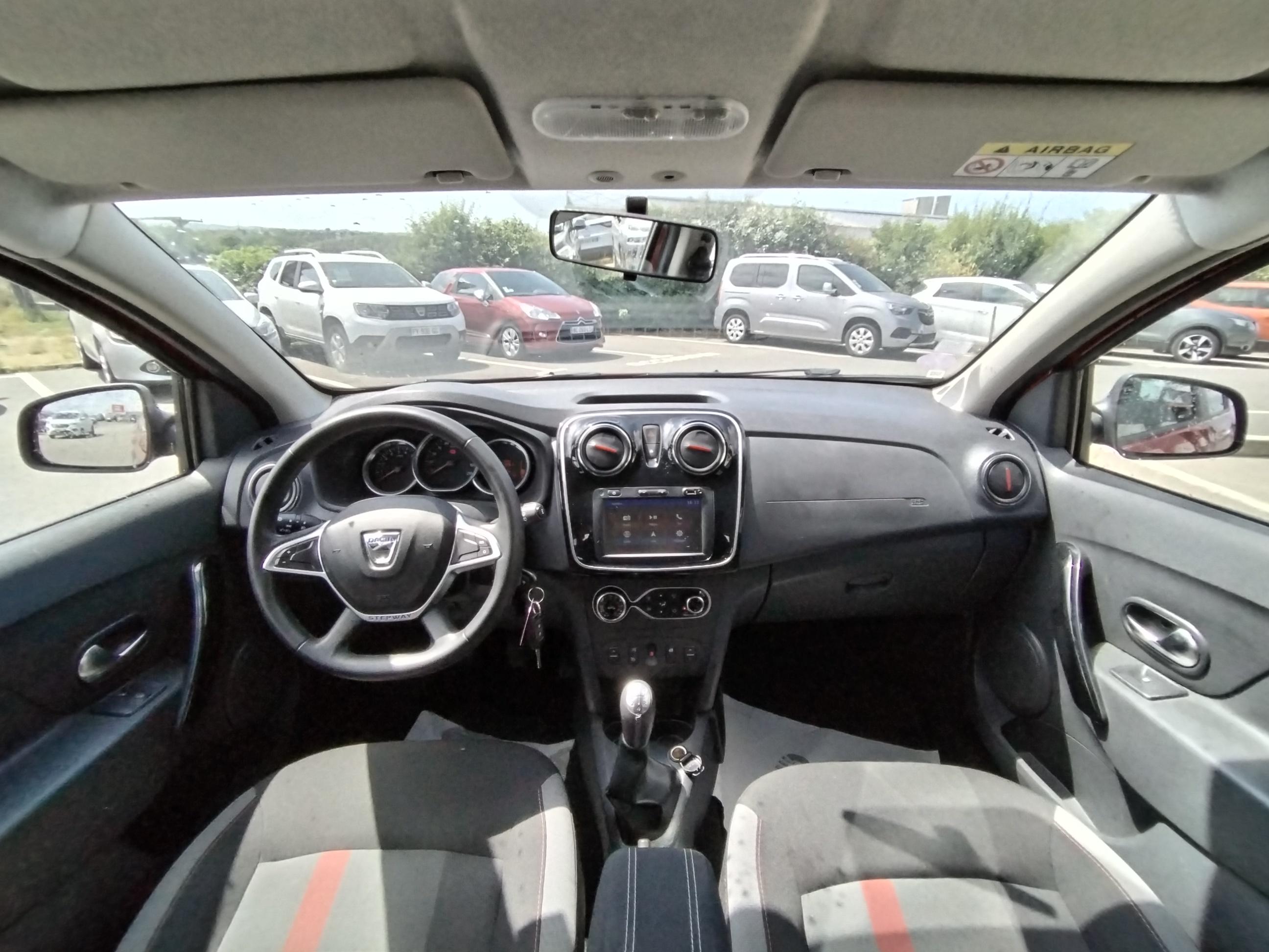DACIA           SANDERO