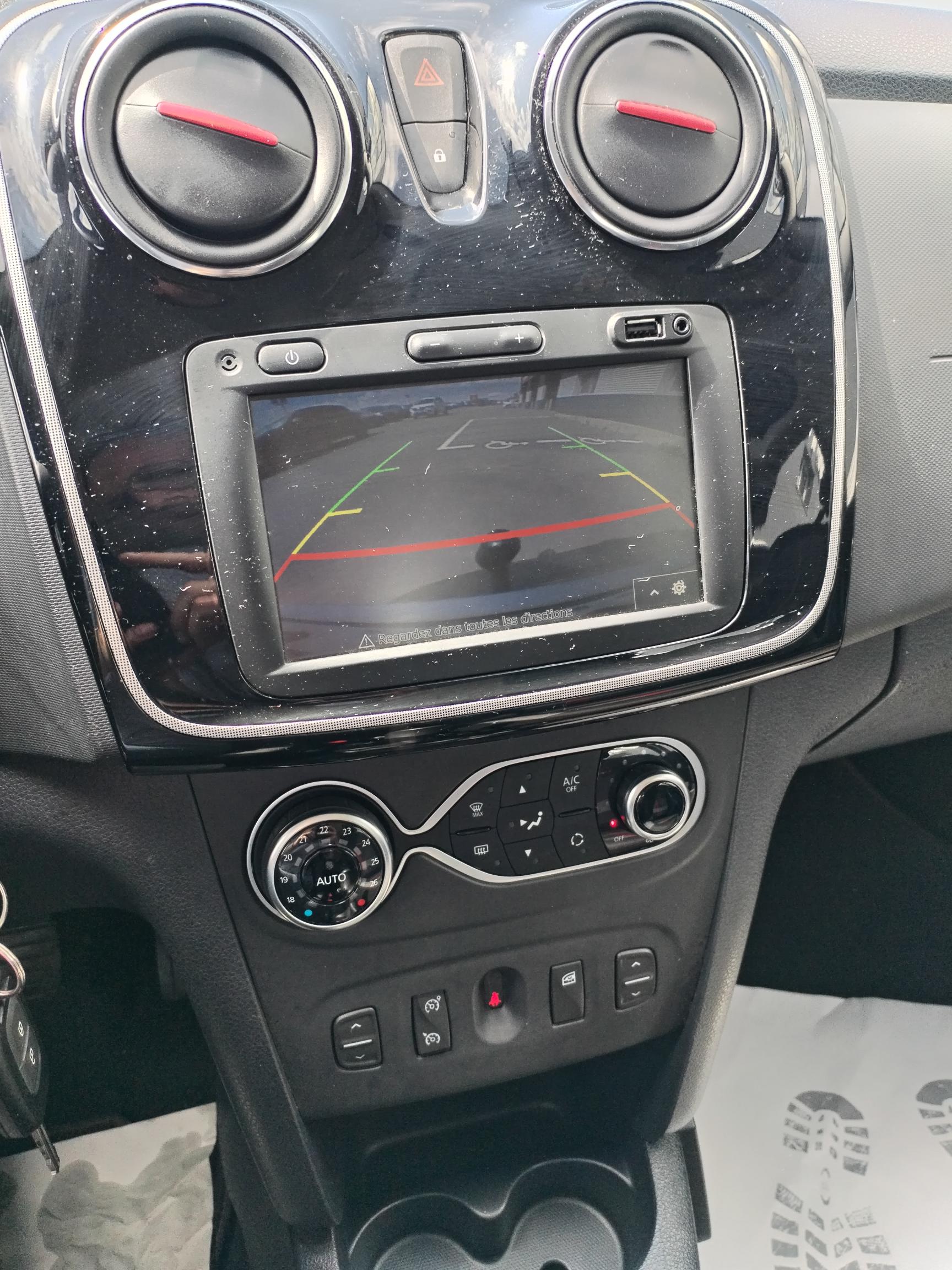 DACIA           SANDERO