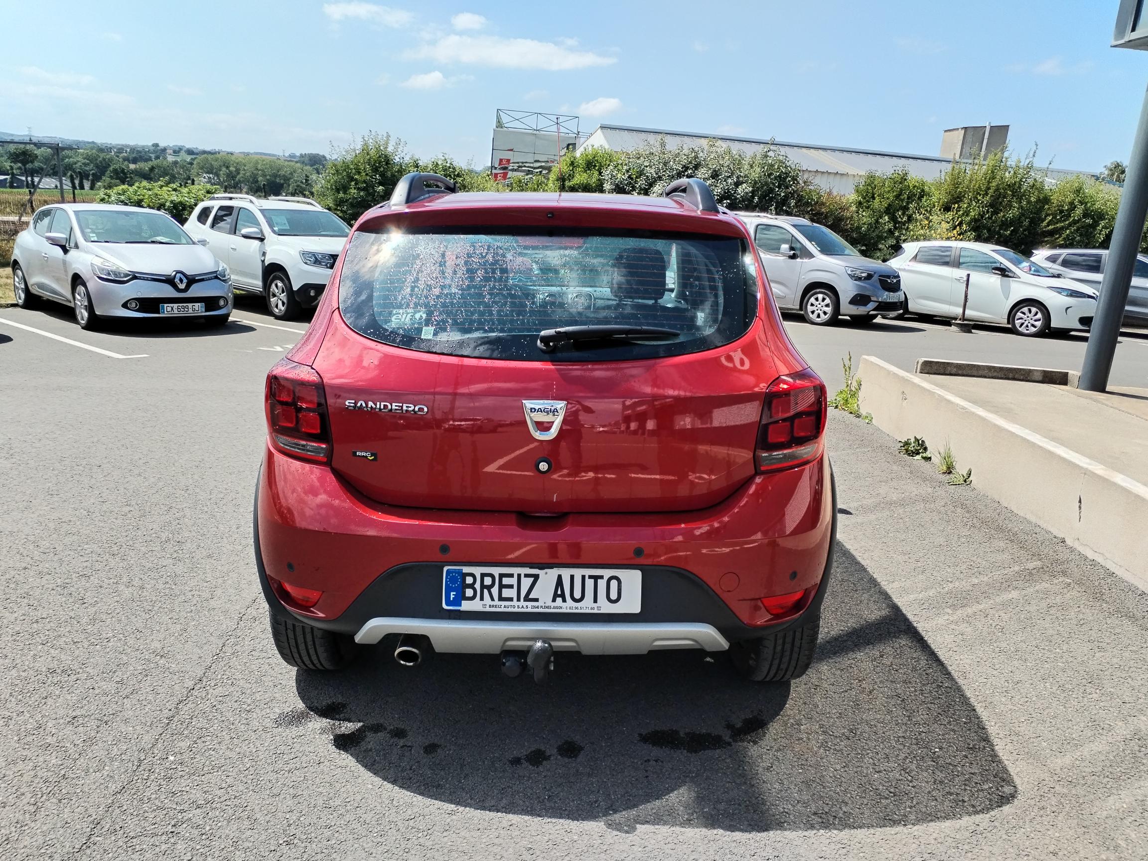 DACIA           SANDERO