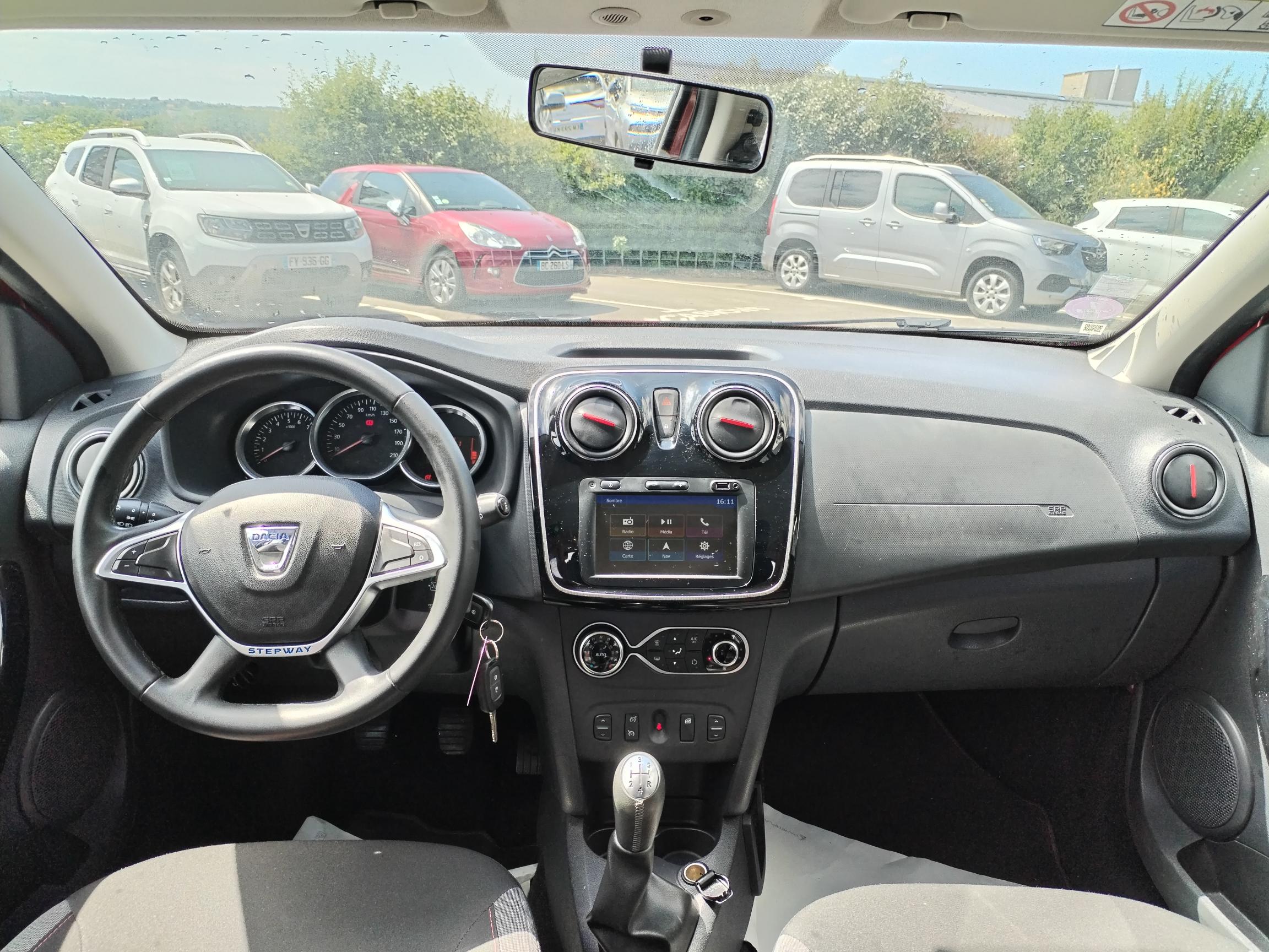 DACIA           SANDERO