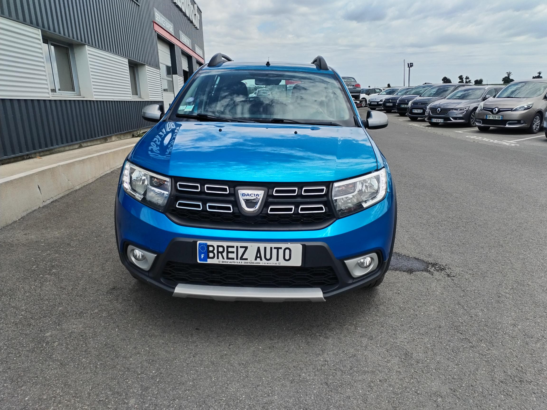 DACIA           SANDERO