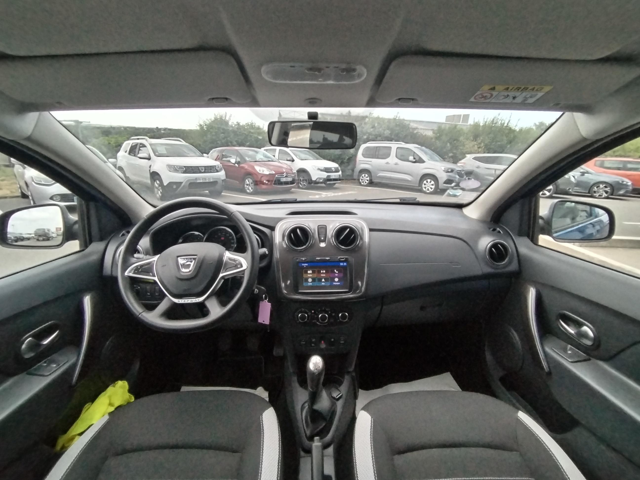 DACIA           SANDERO