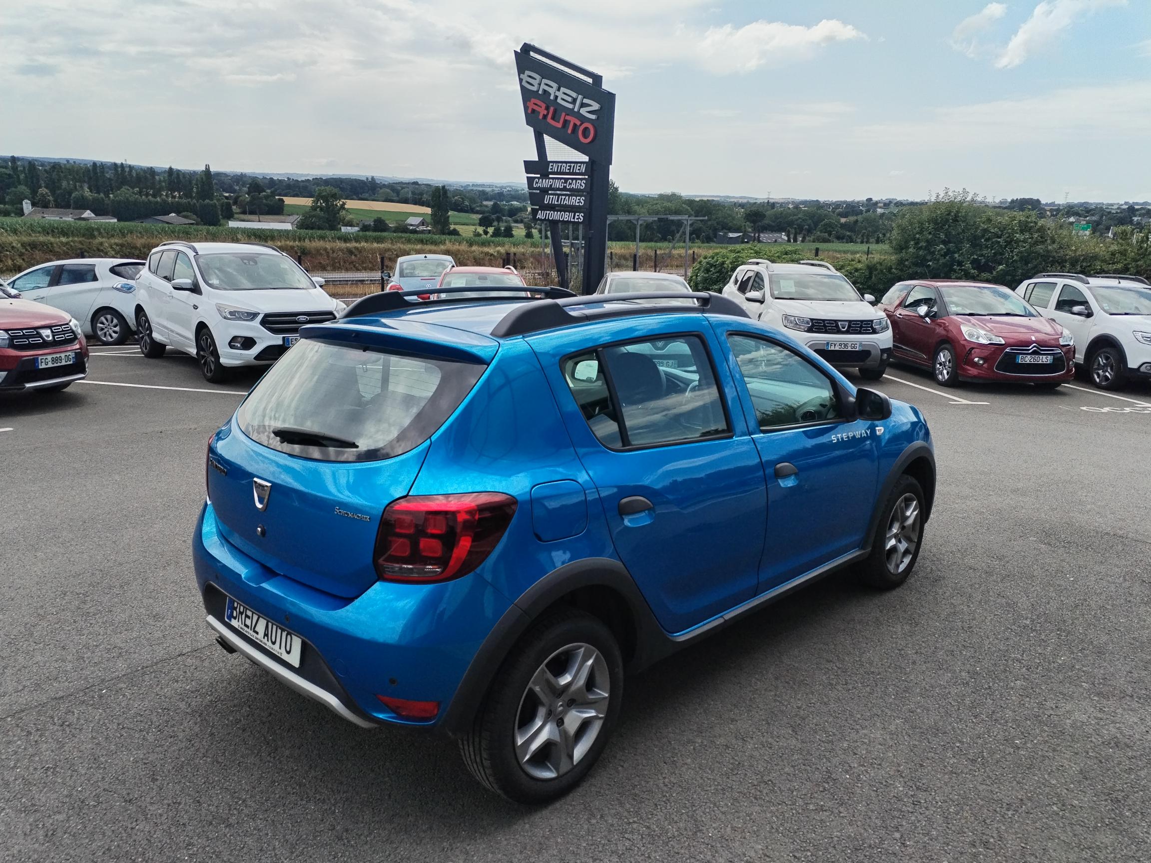 DACIA           SANDERO