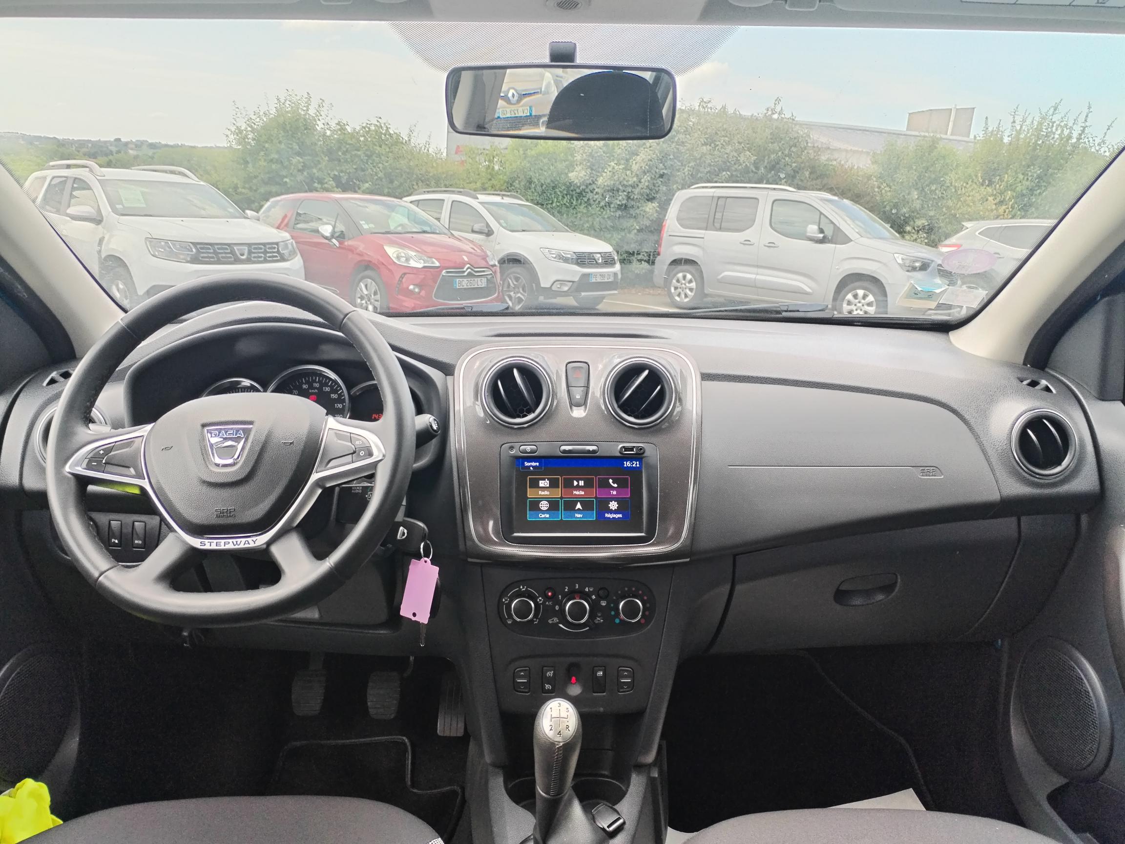 DACIA           SANDERO