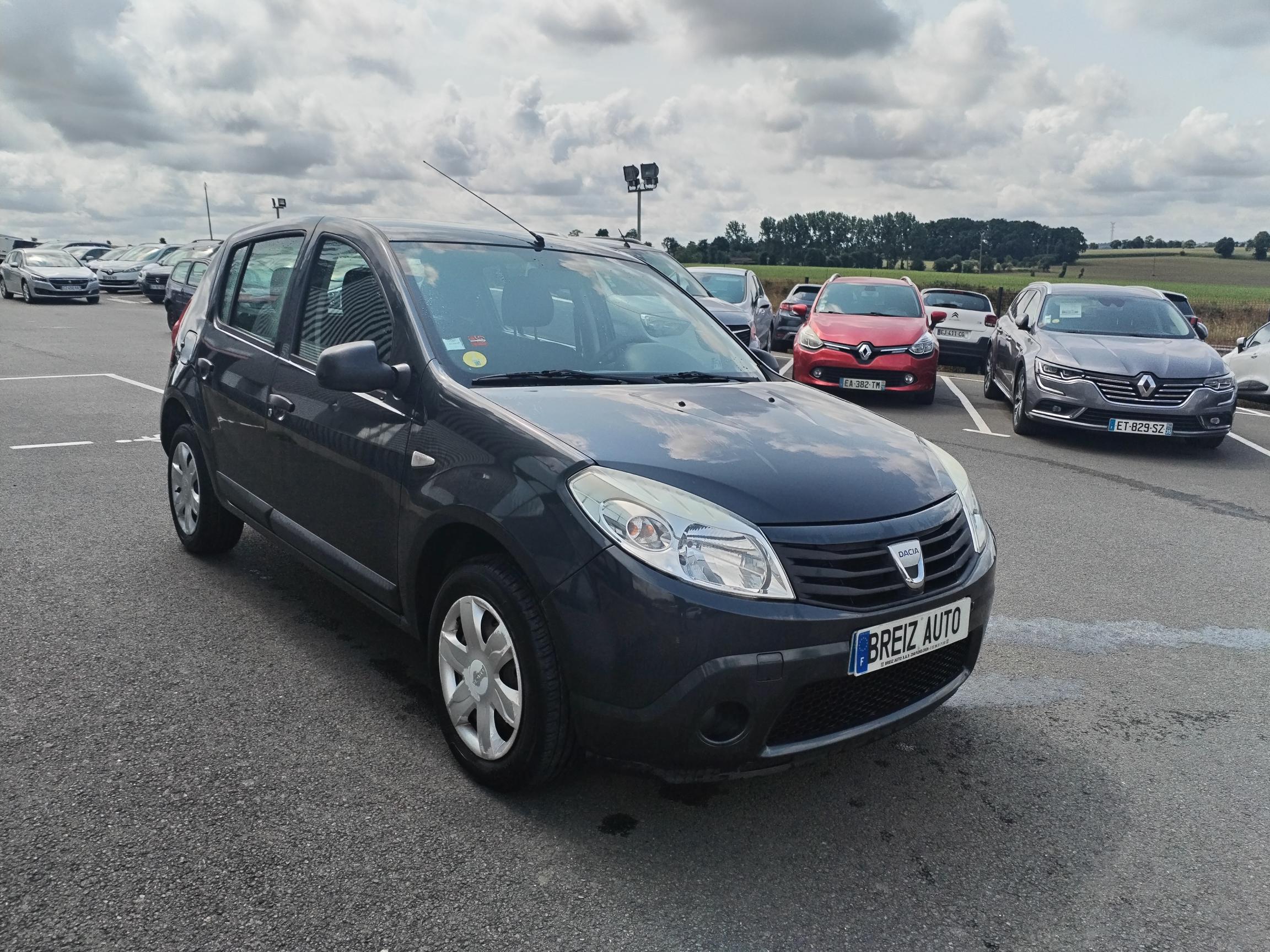 DACIA           SANDERO