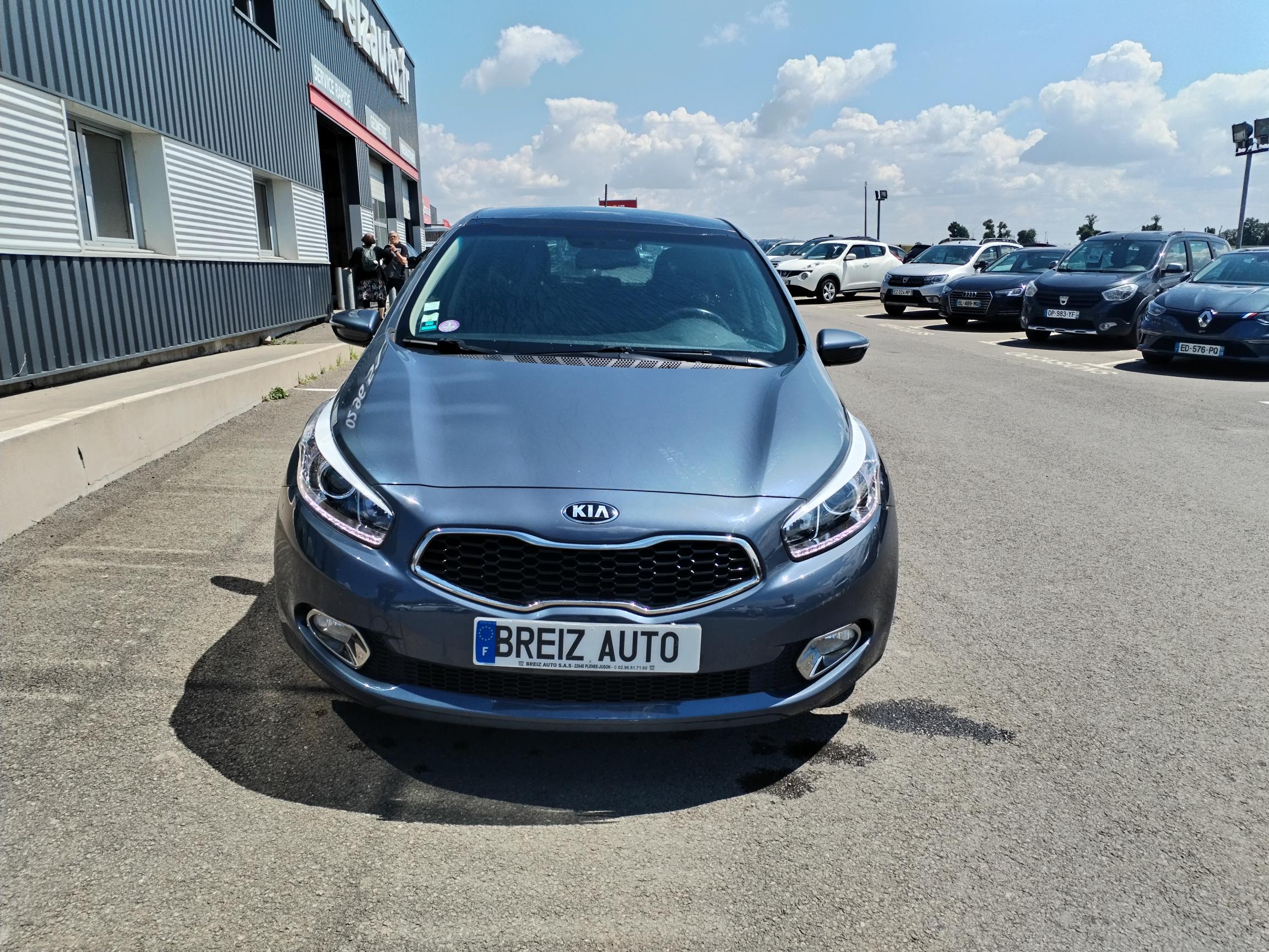 KIA             CEE-D