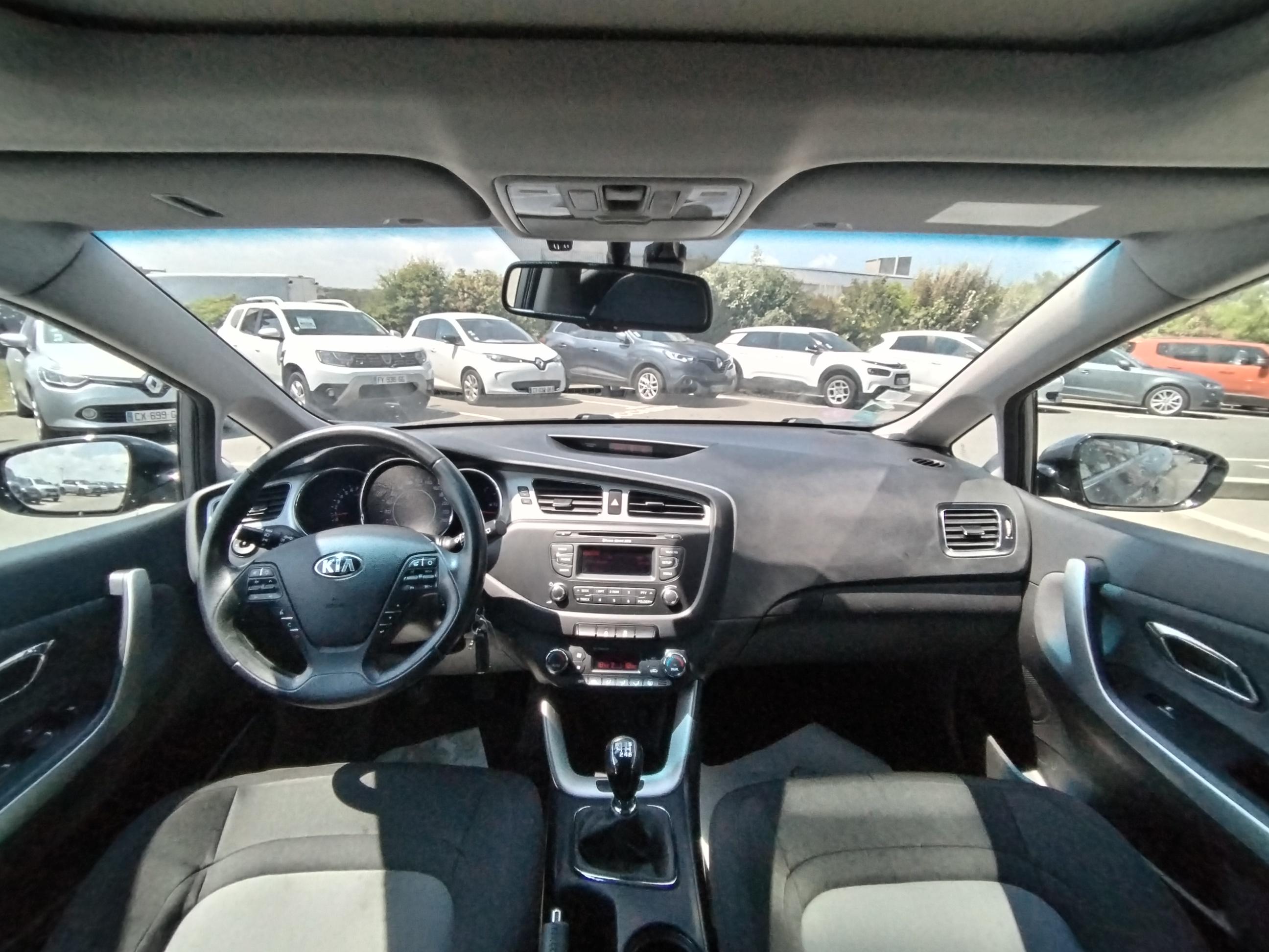 KIA             CEE-D