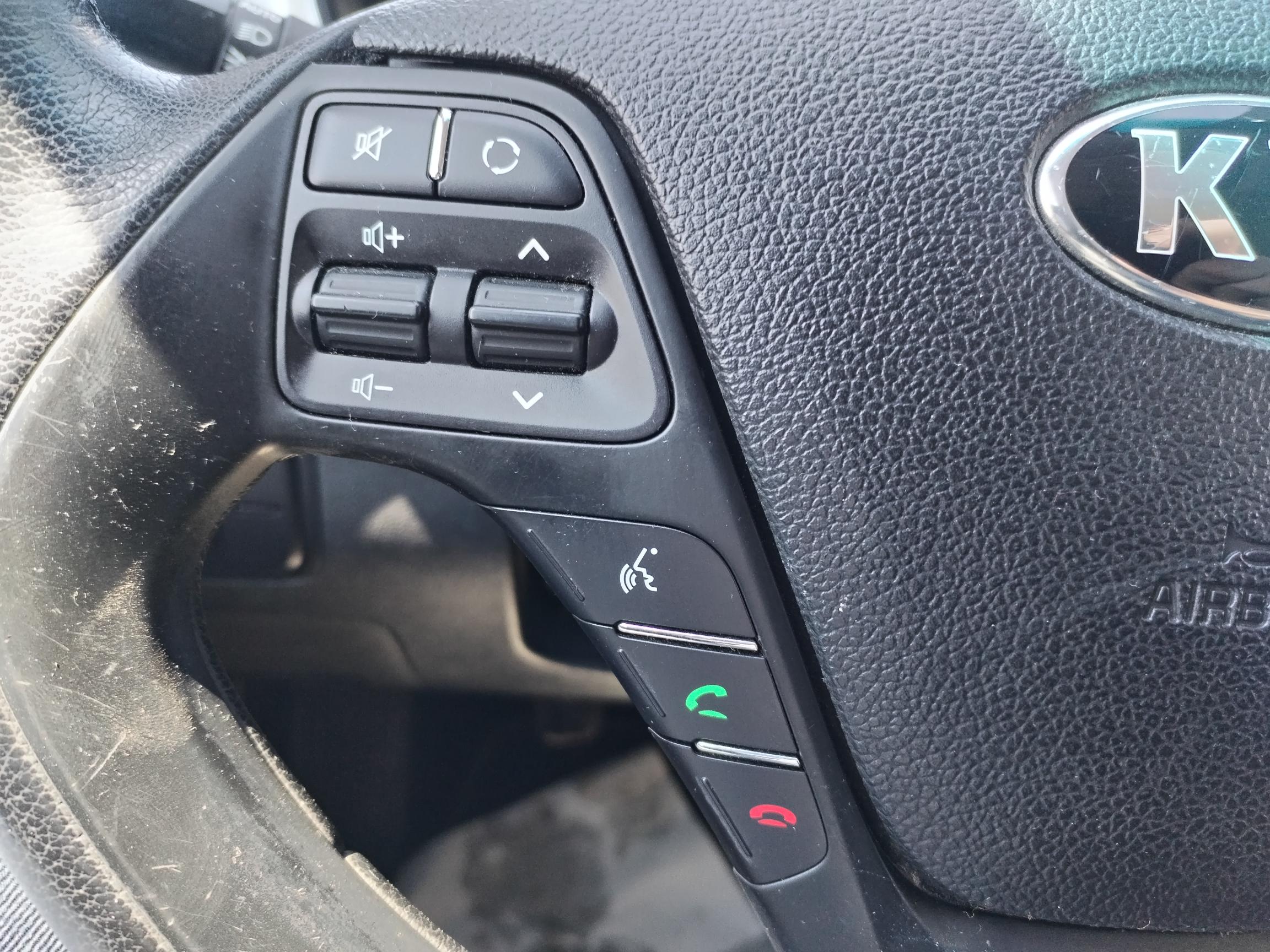 KIA             CEE-D