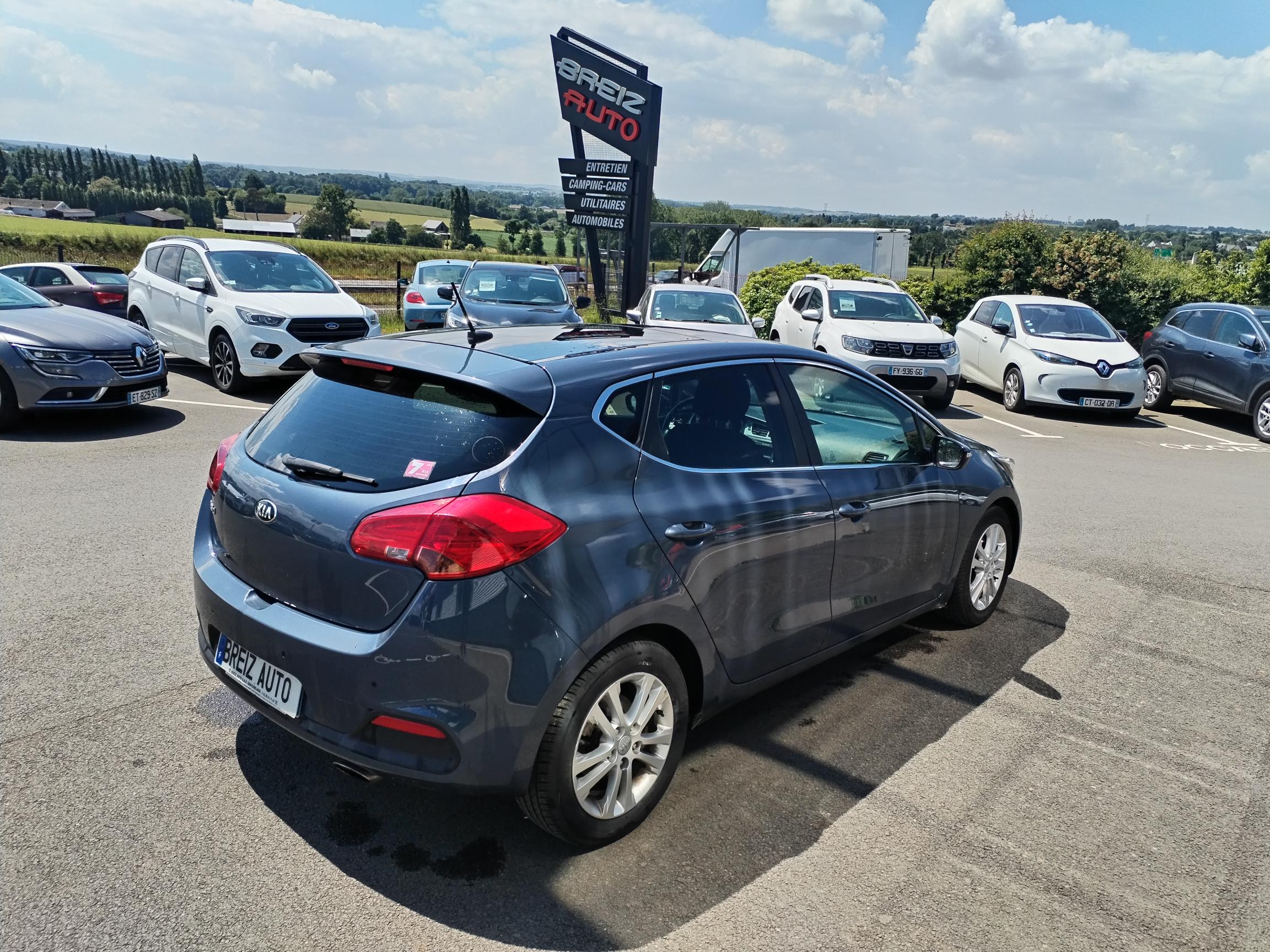 KIA             CEE-D