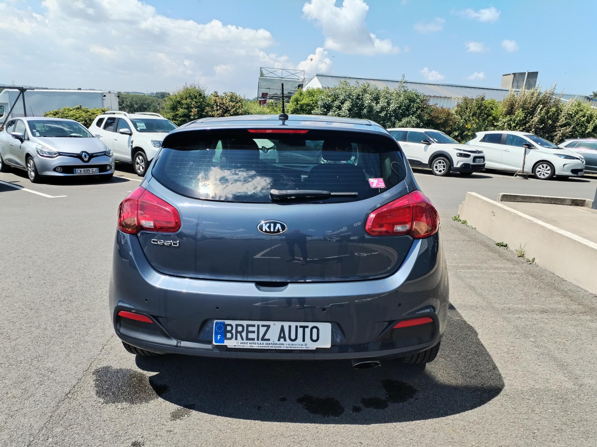 KIA             CEE-D