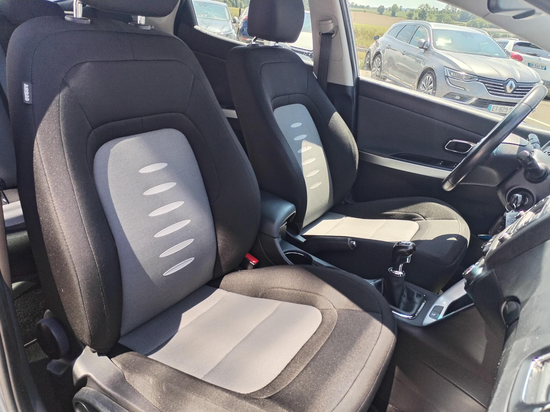 KIA             CEE-D