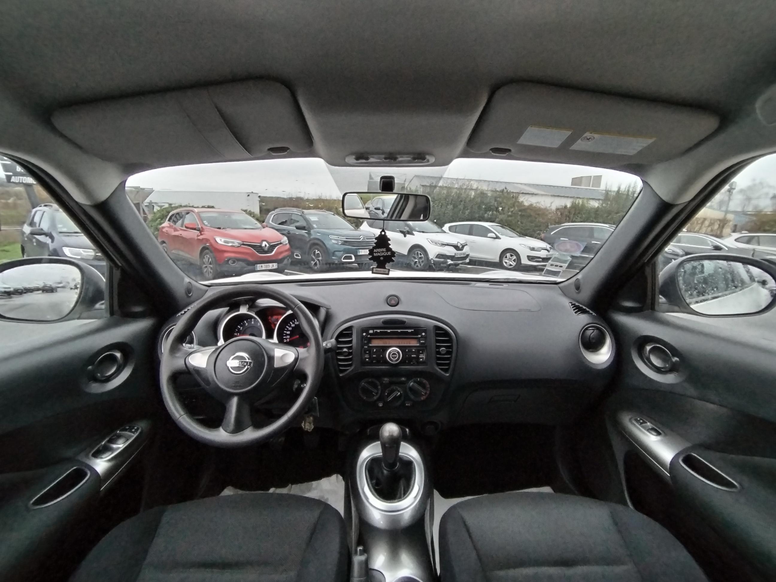 NISSAN          JUKE