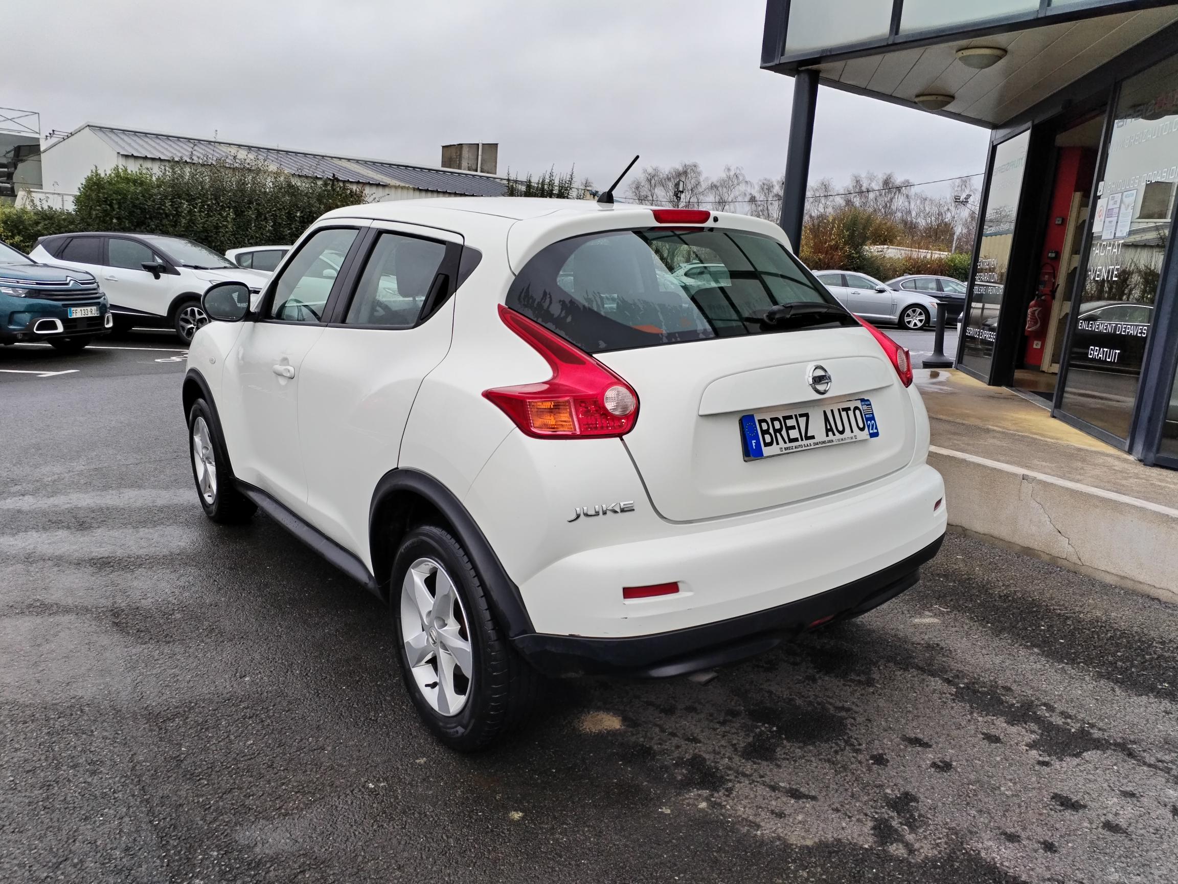 NISSAN          JUKE