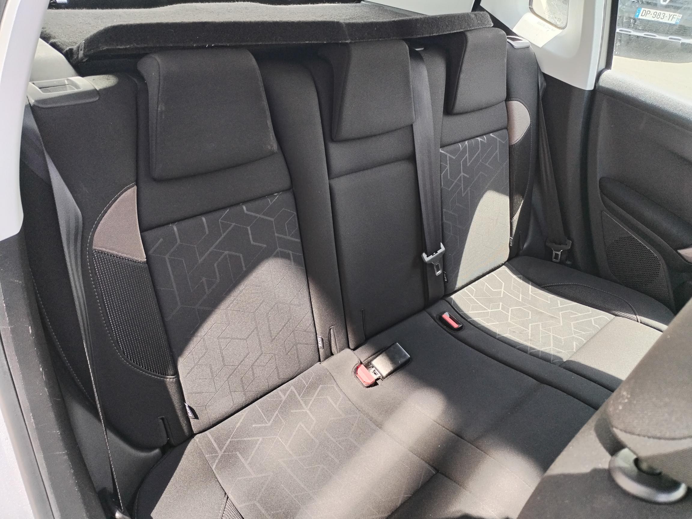 PEUGEOT         2008