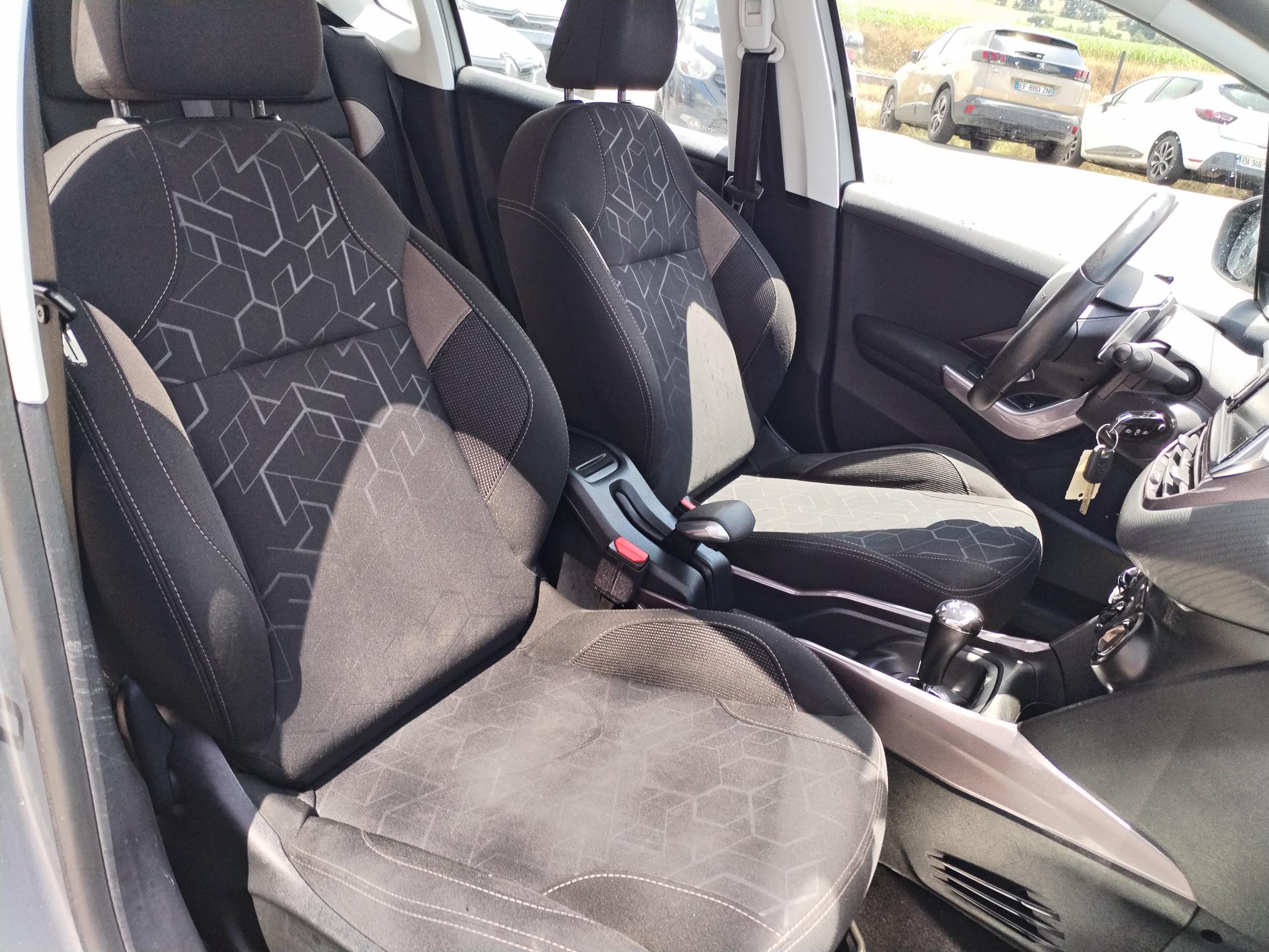 PEUGEOT         2008