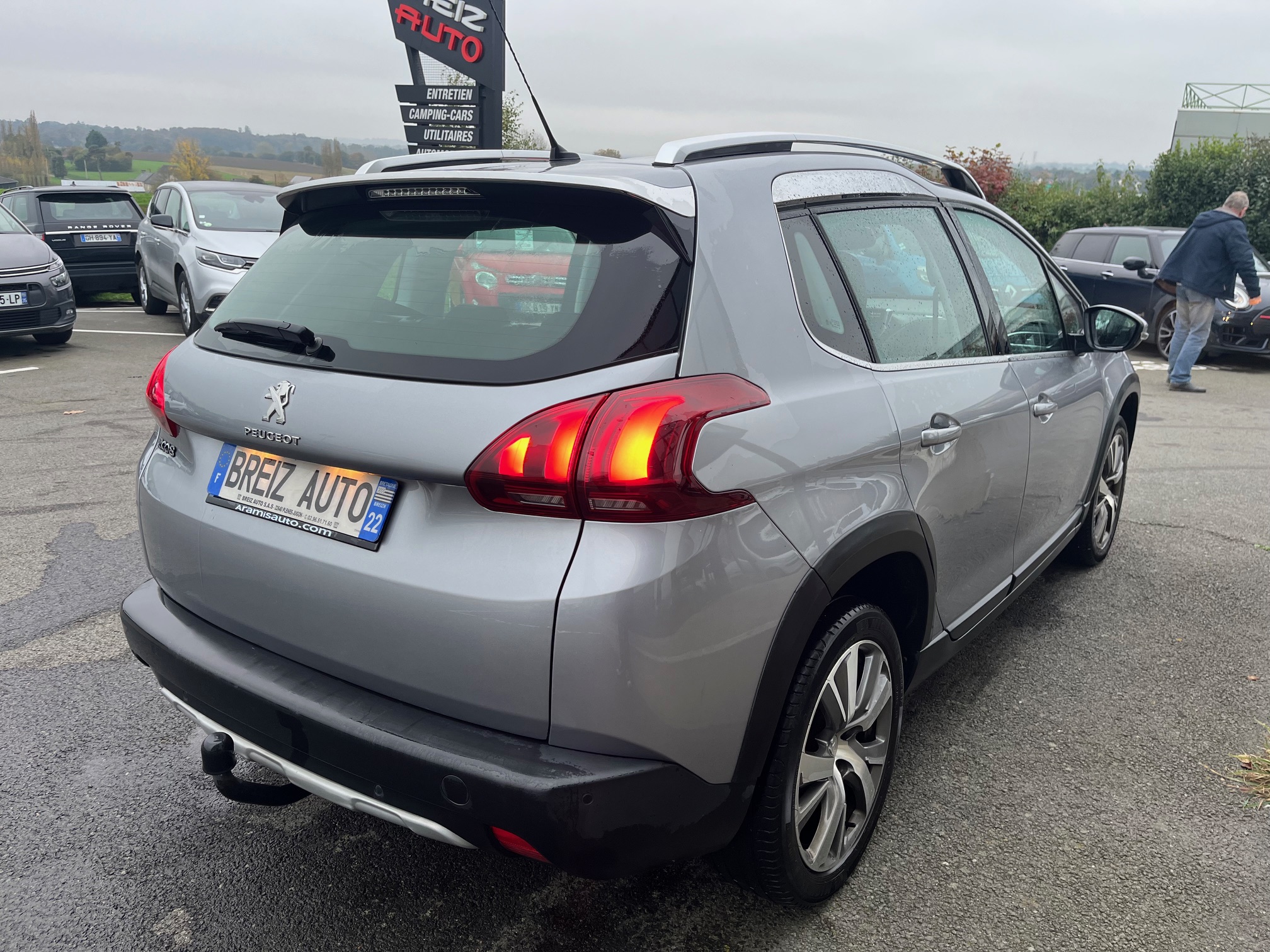 PEUGEOT         2008