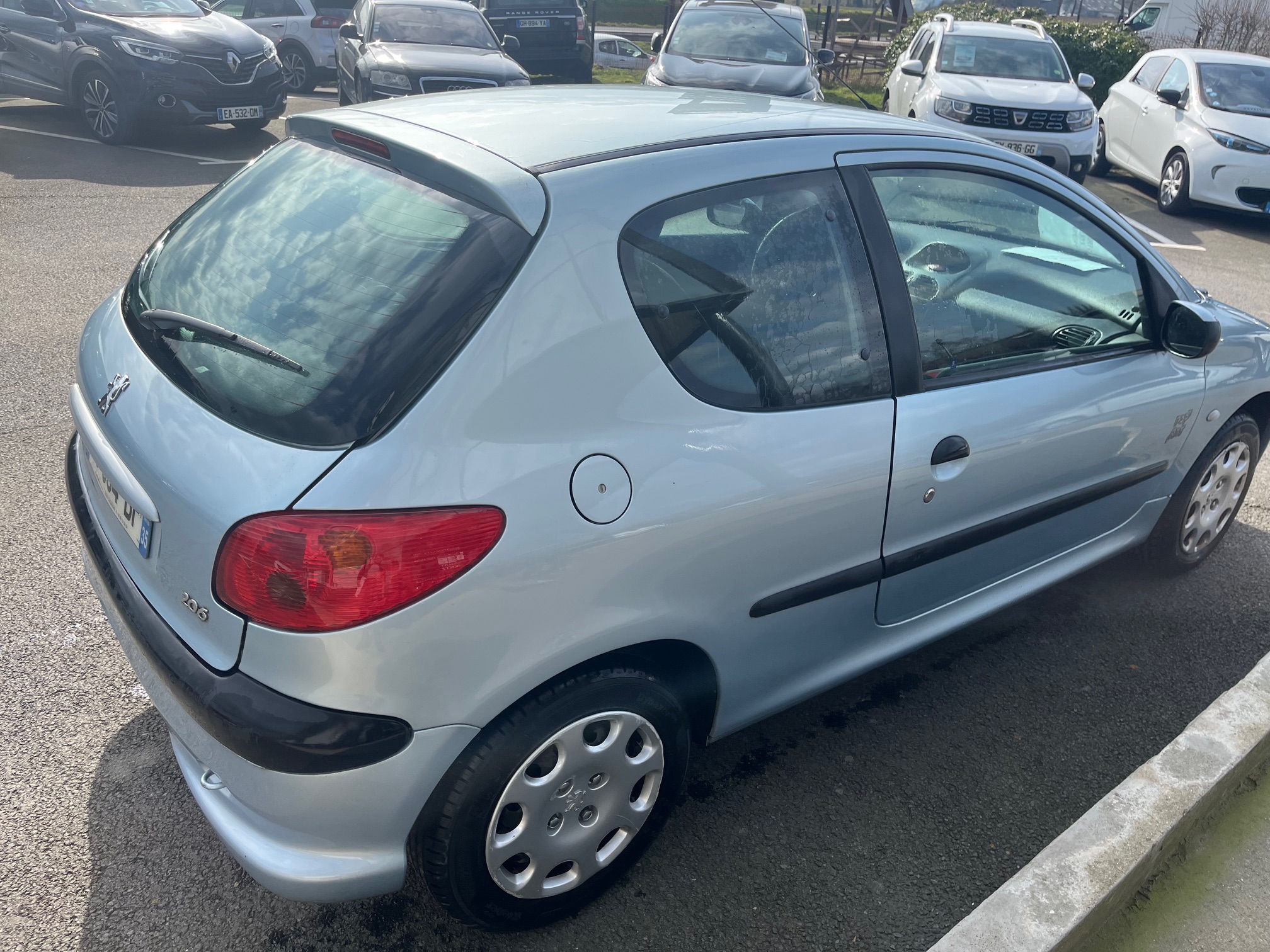 PEUGEOT         206