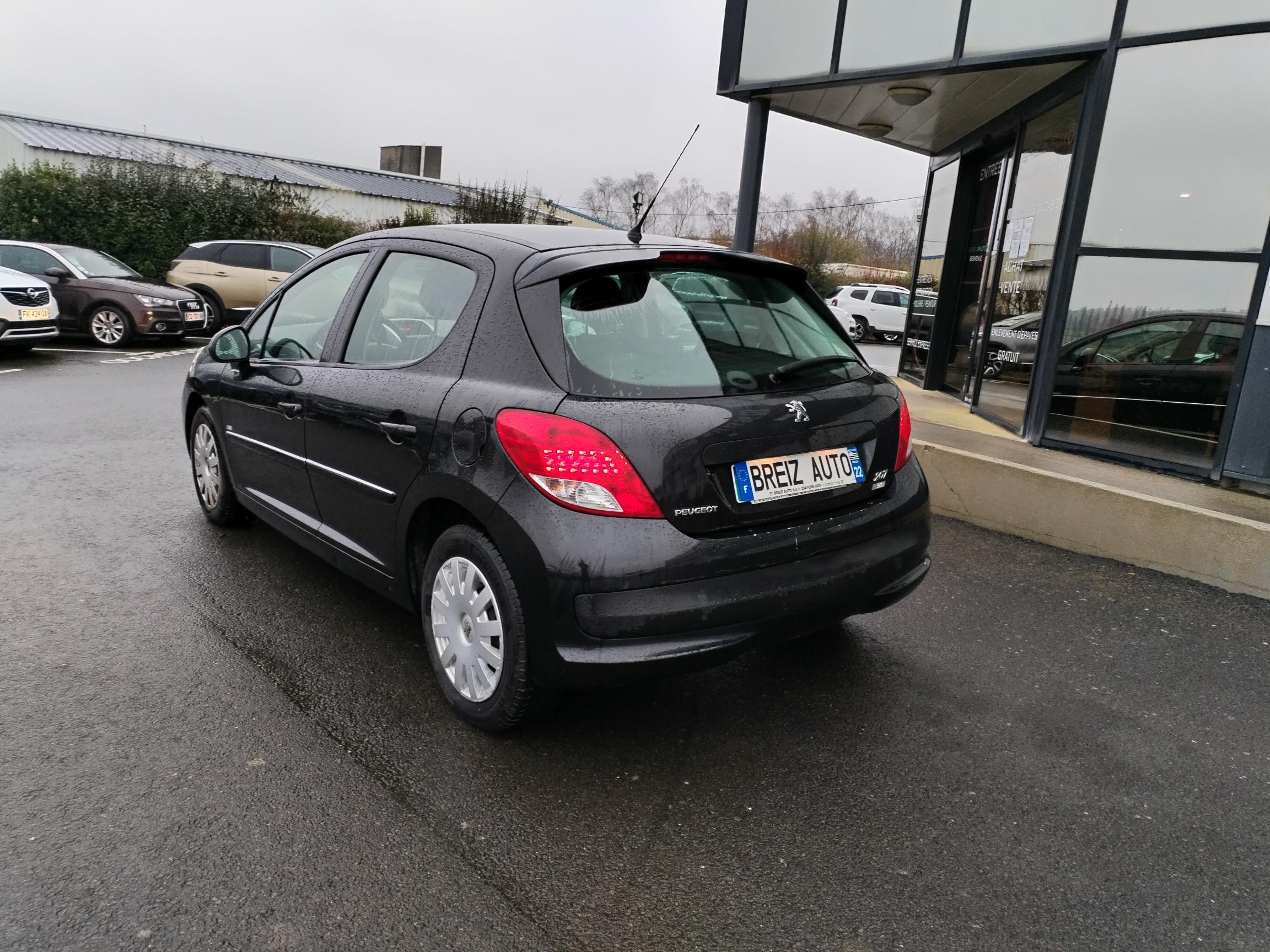 PEUGEOT         207