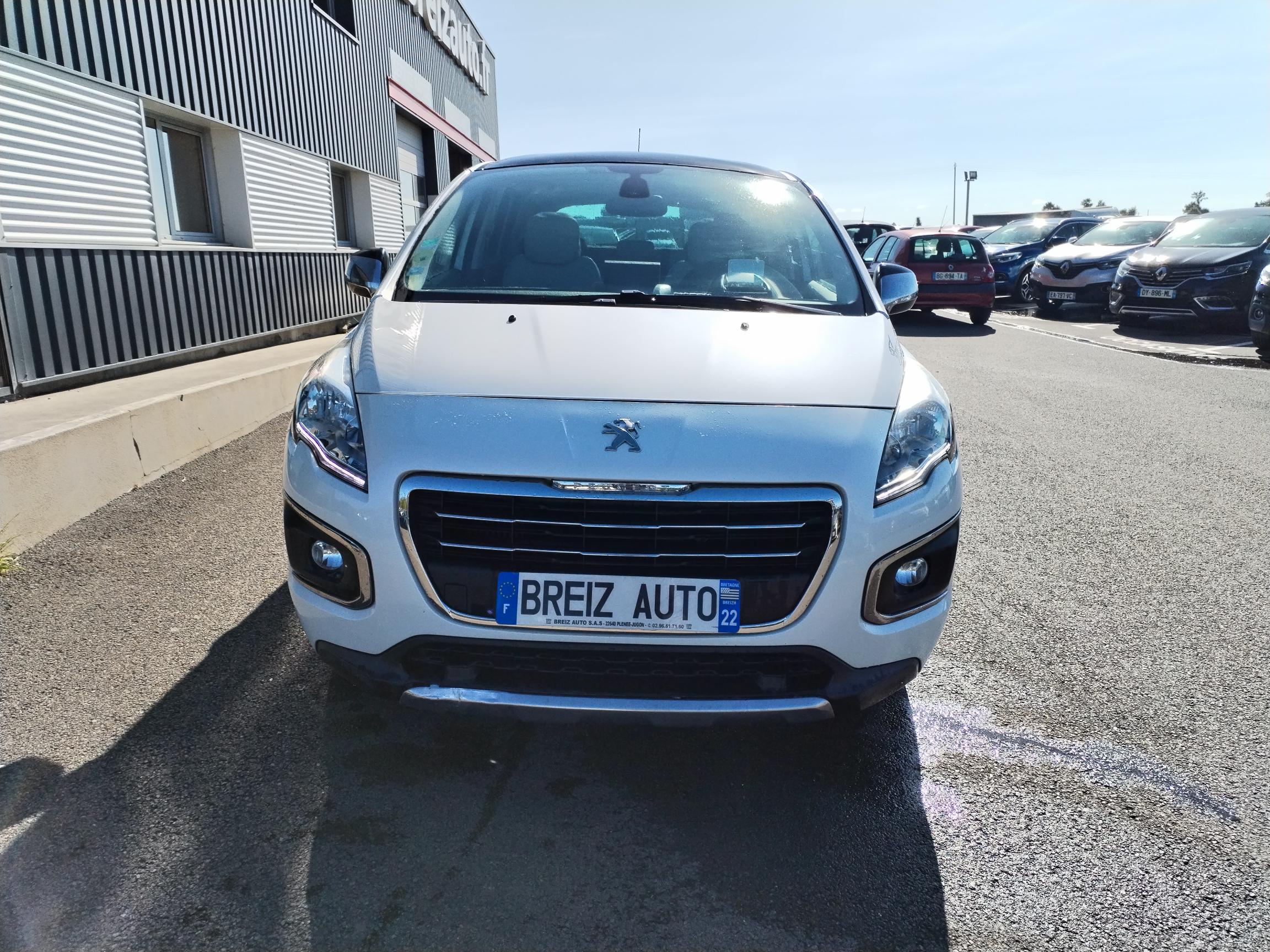 PEUGEOT         3008