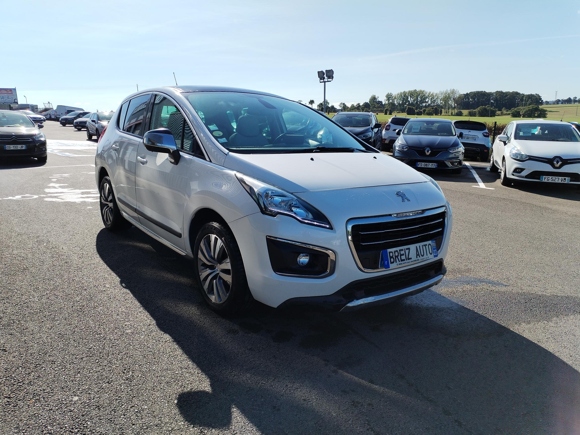 PEUGEOT         3008