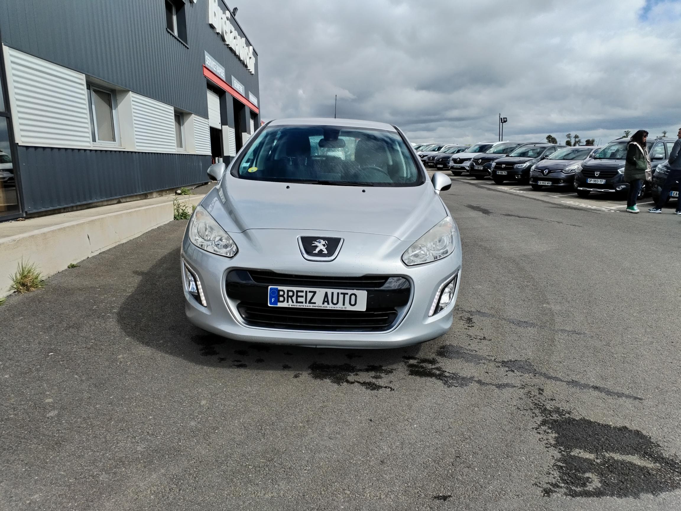PEUGEOT         308