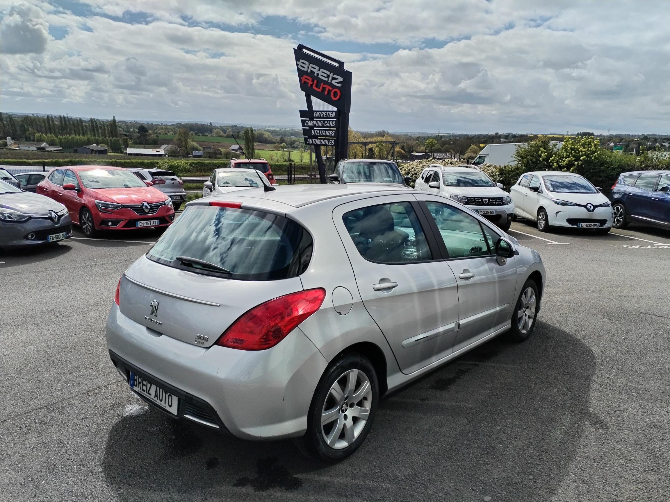 PEUGEOT         308