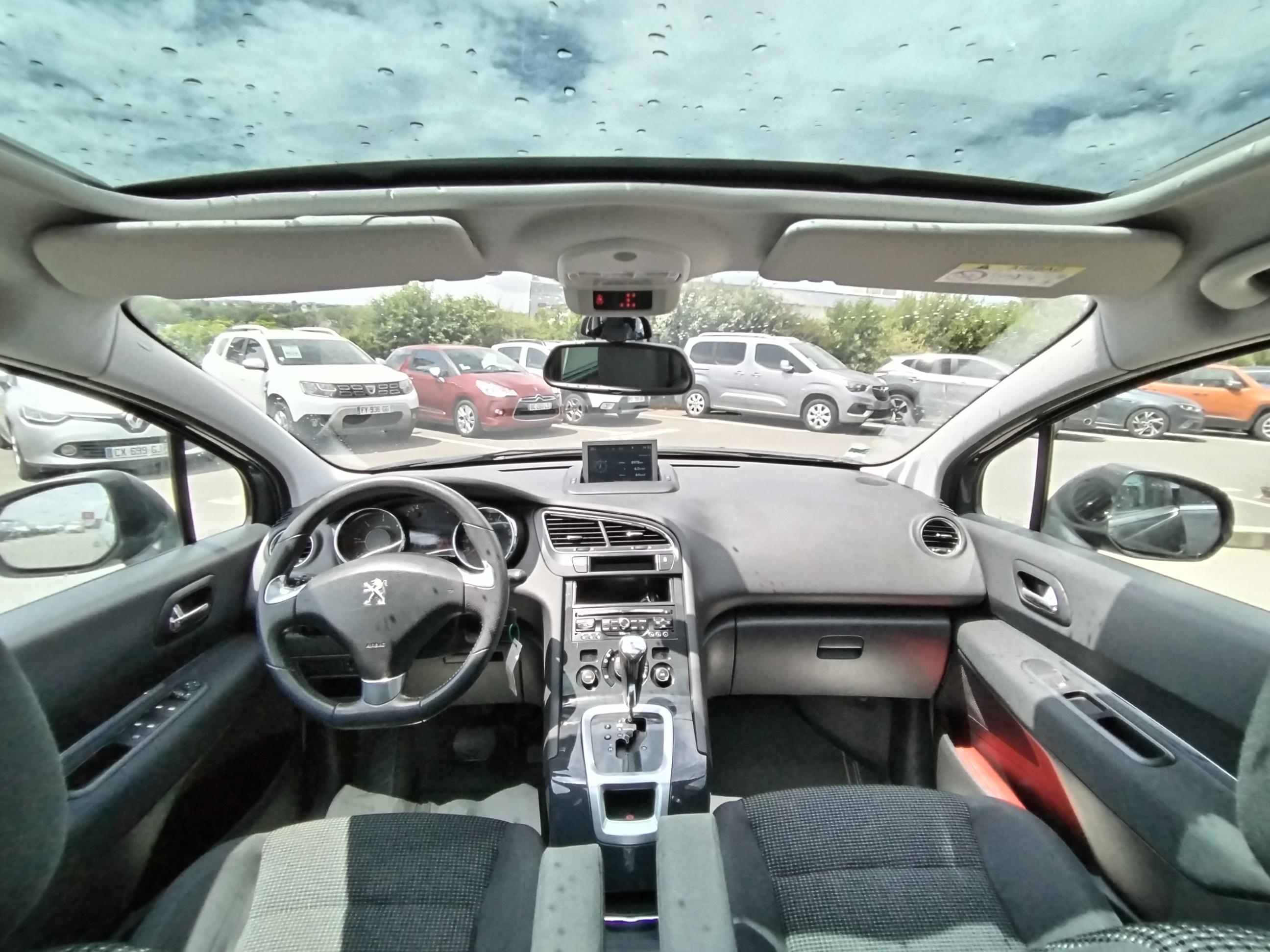PEUGEOT         5008