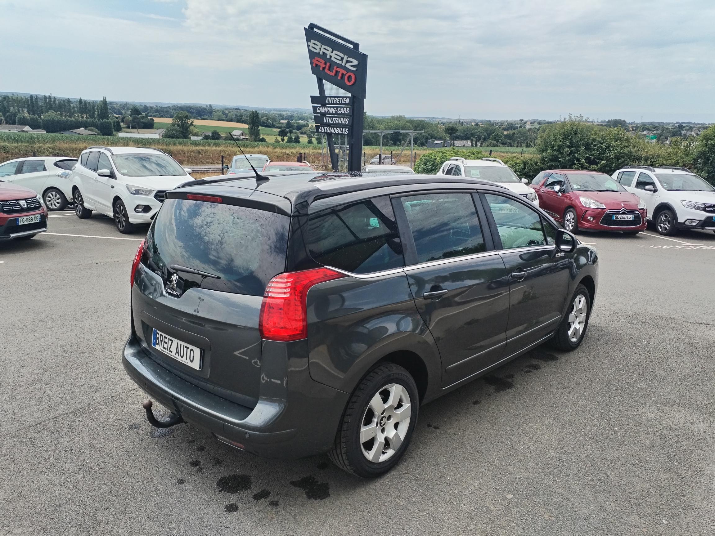 PEUGEOT         5008