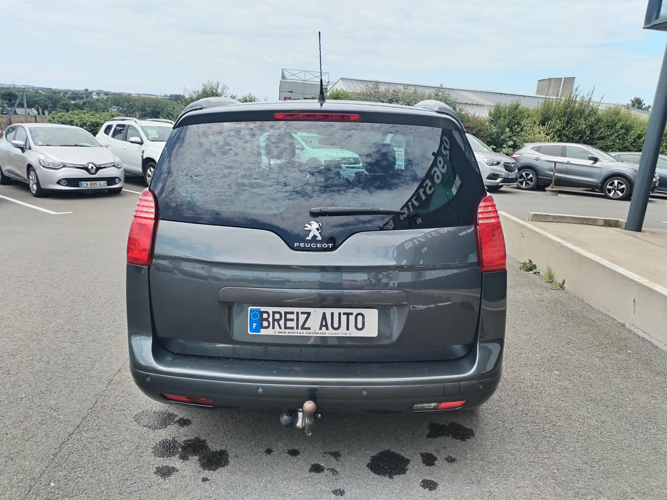 PEUGEOT         5008