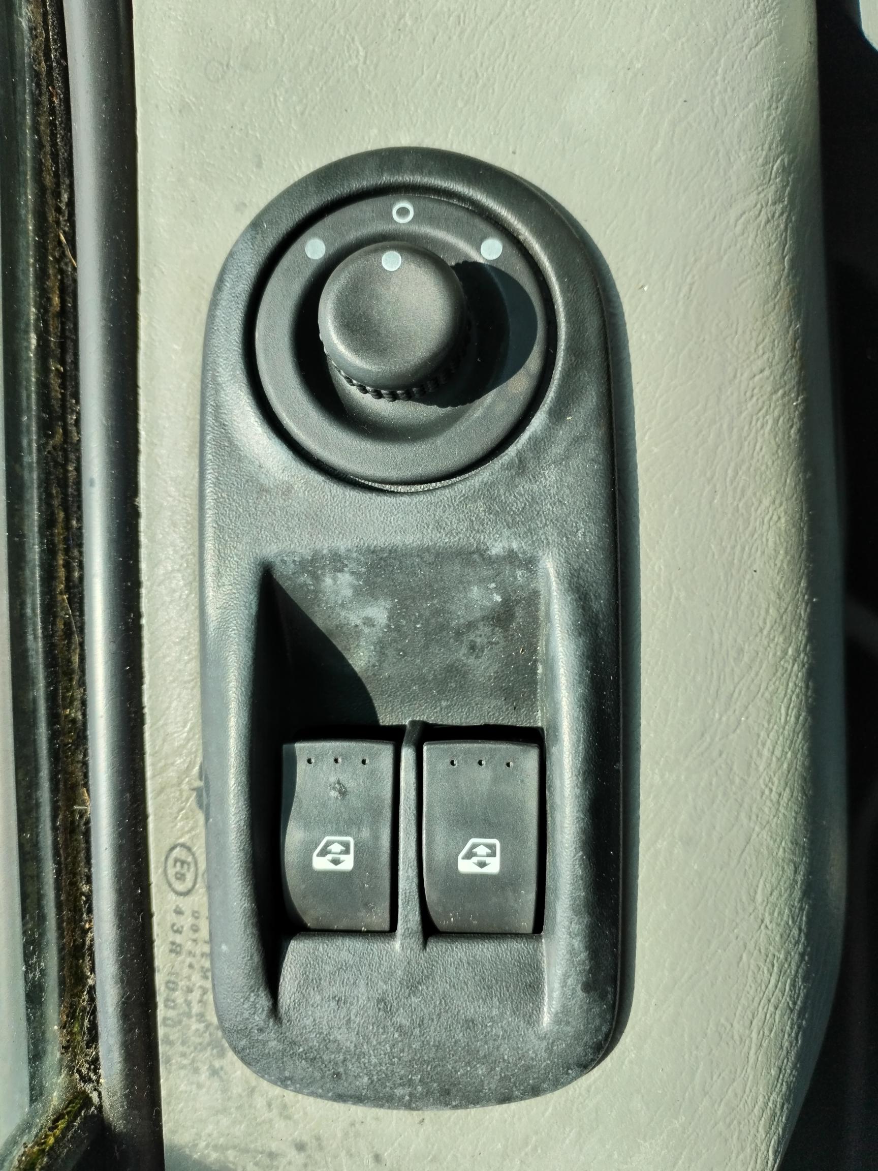 RENAULT  TRAFIC