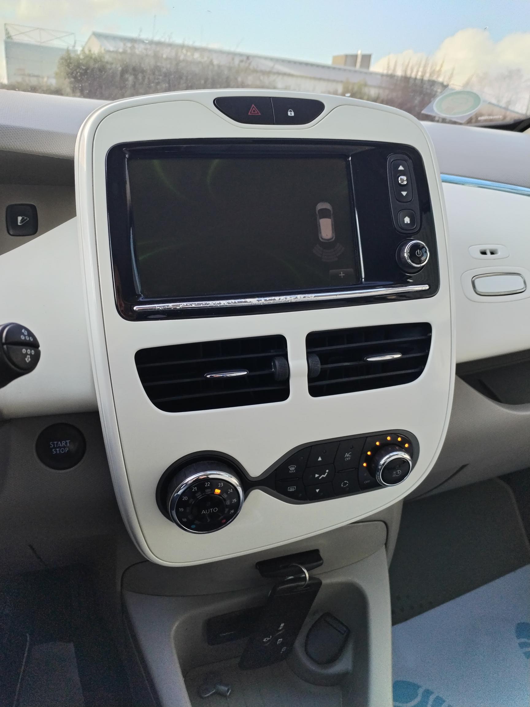 RENAULT  ZOE