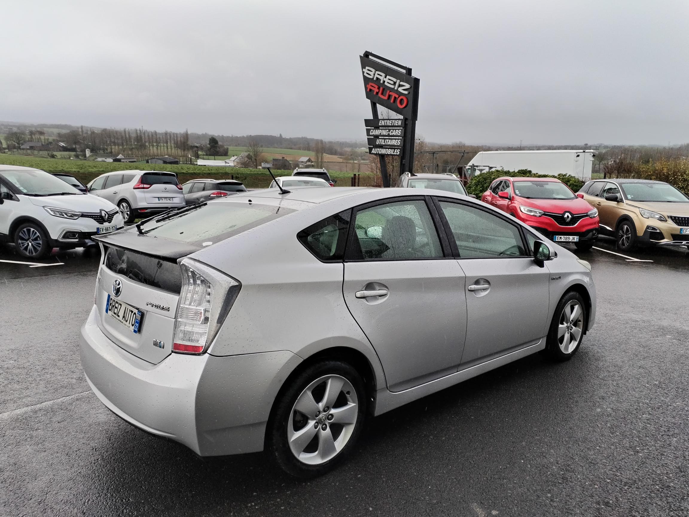 TOYOTA          PRIUS