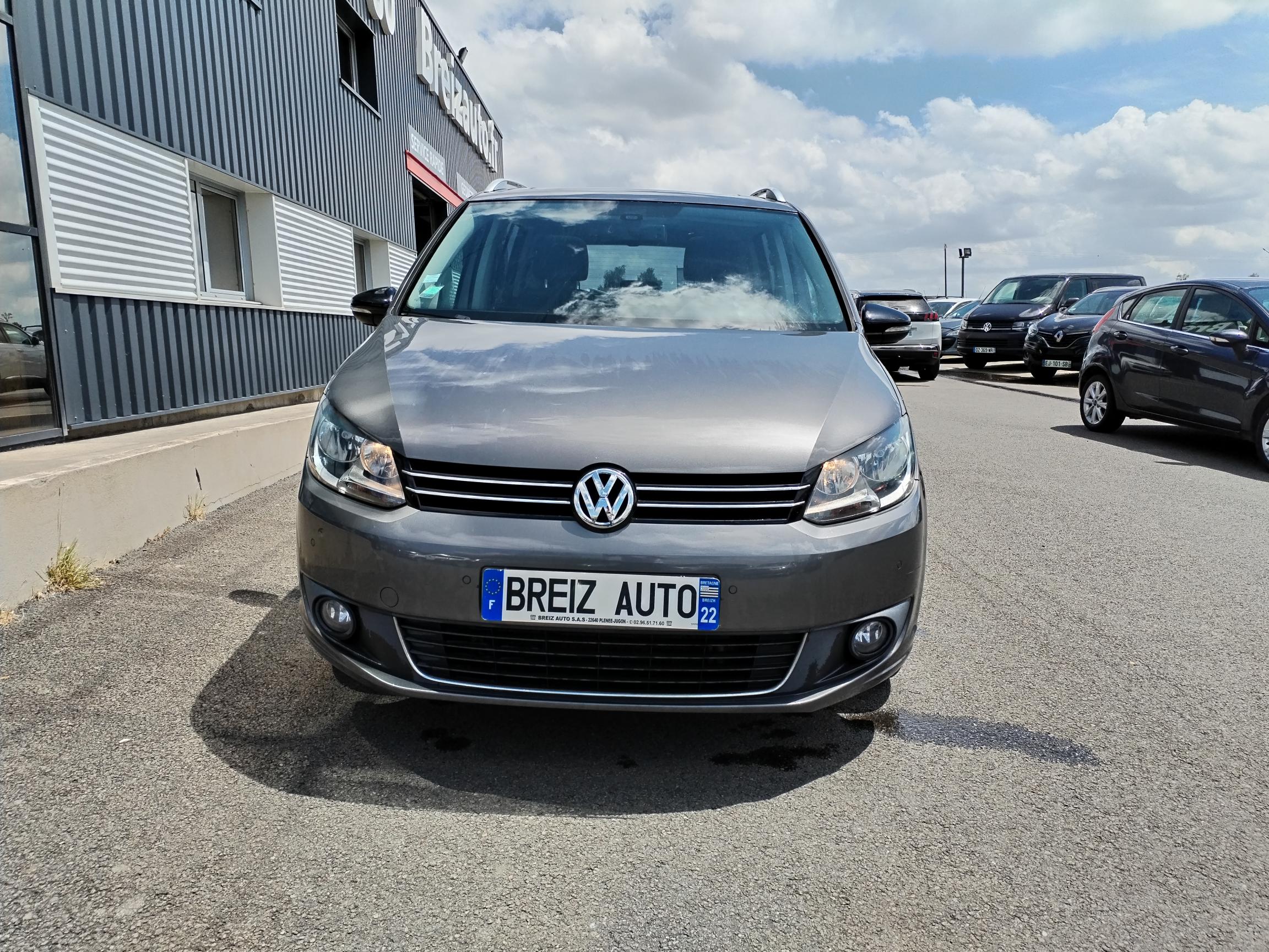 VOLKSWAGEN      TOURAN