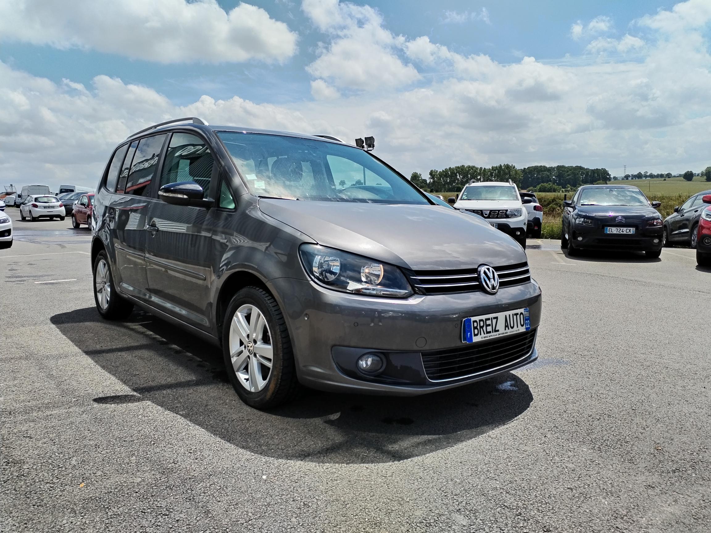 VOLKSWAGEN      TOURAN