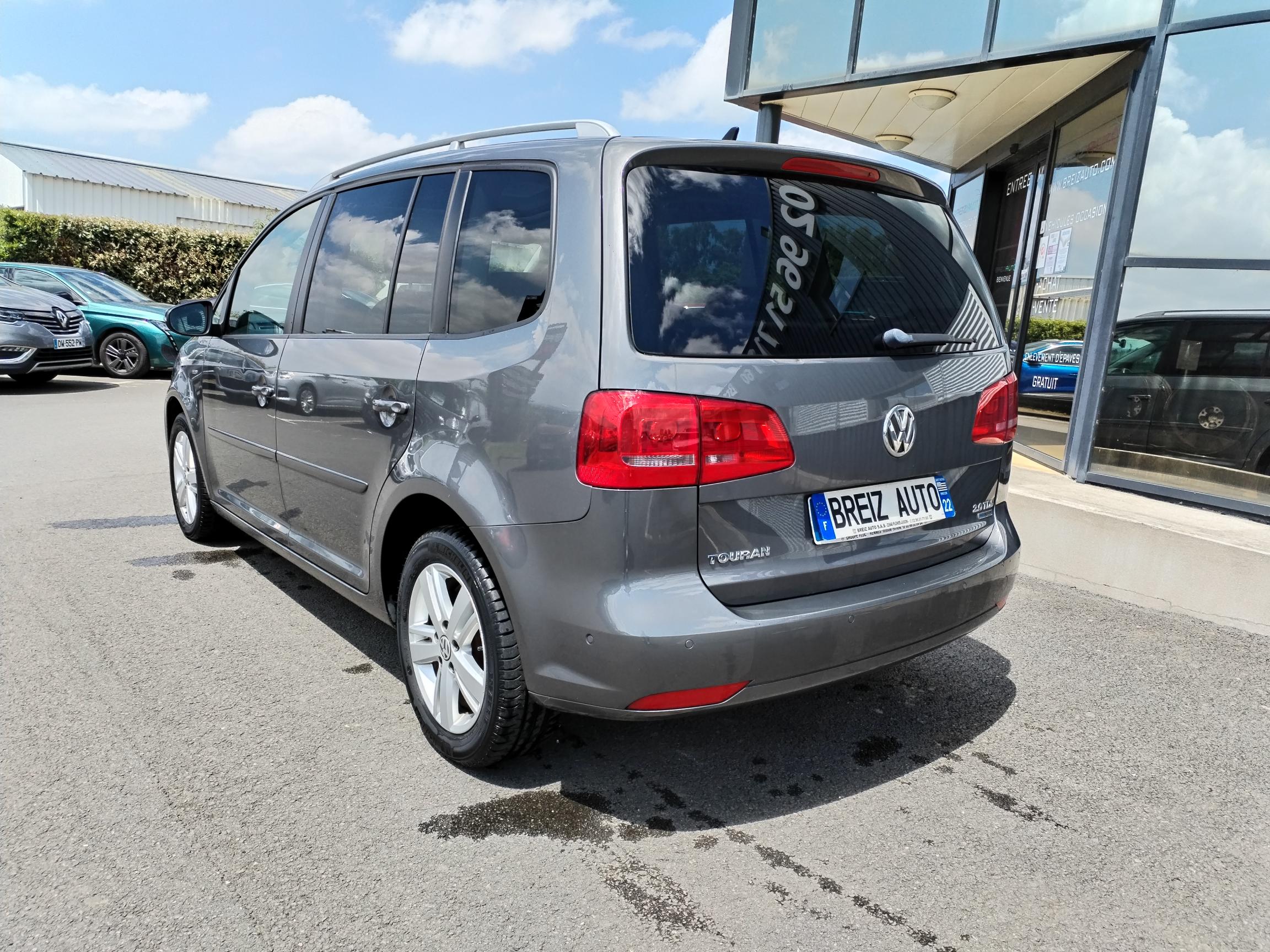 VOLKSWAGEN      TOURAN