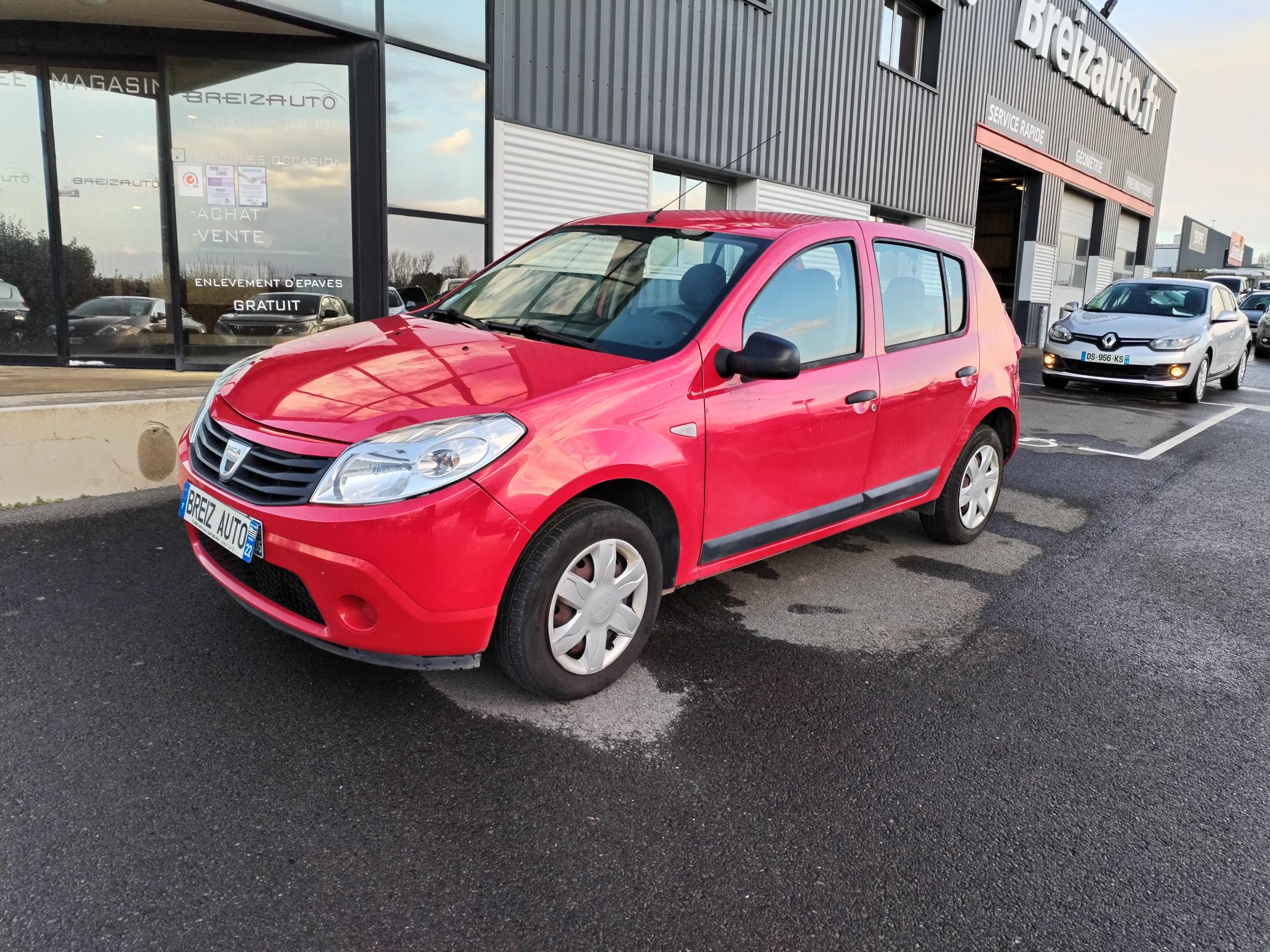 DACIA           SANDERO