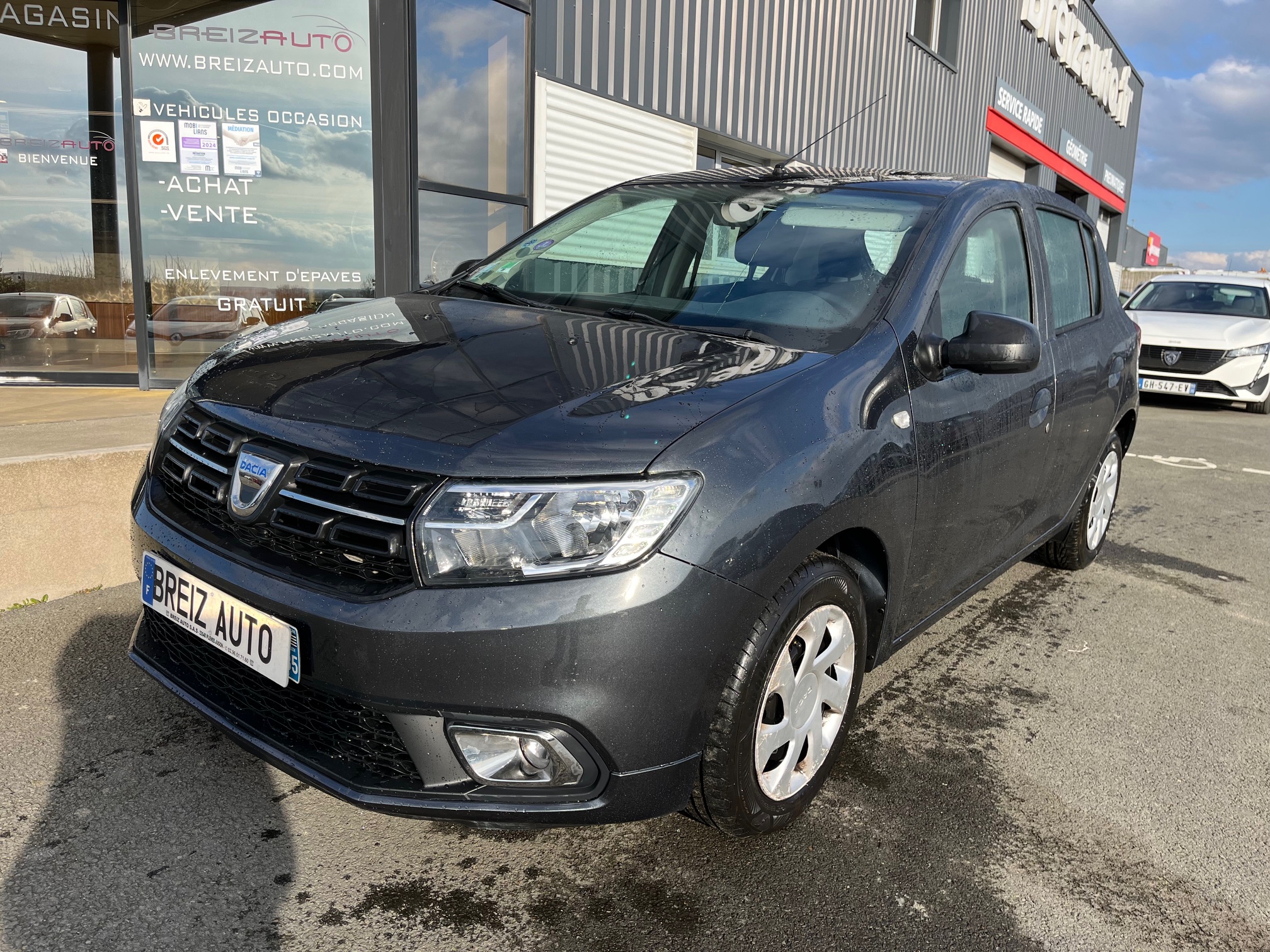 DACIA           SANDERO