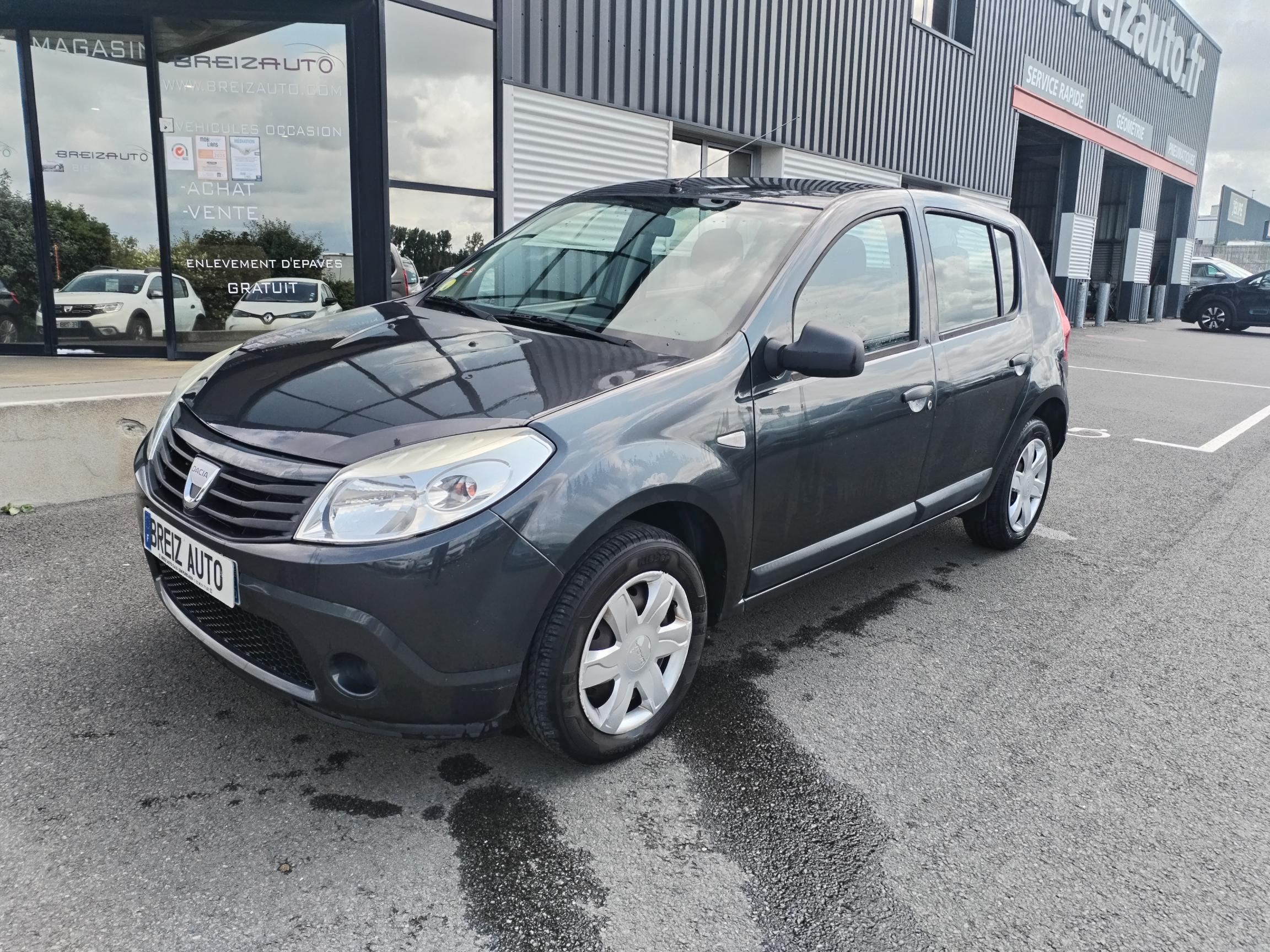 DACIA           SANDERO